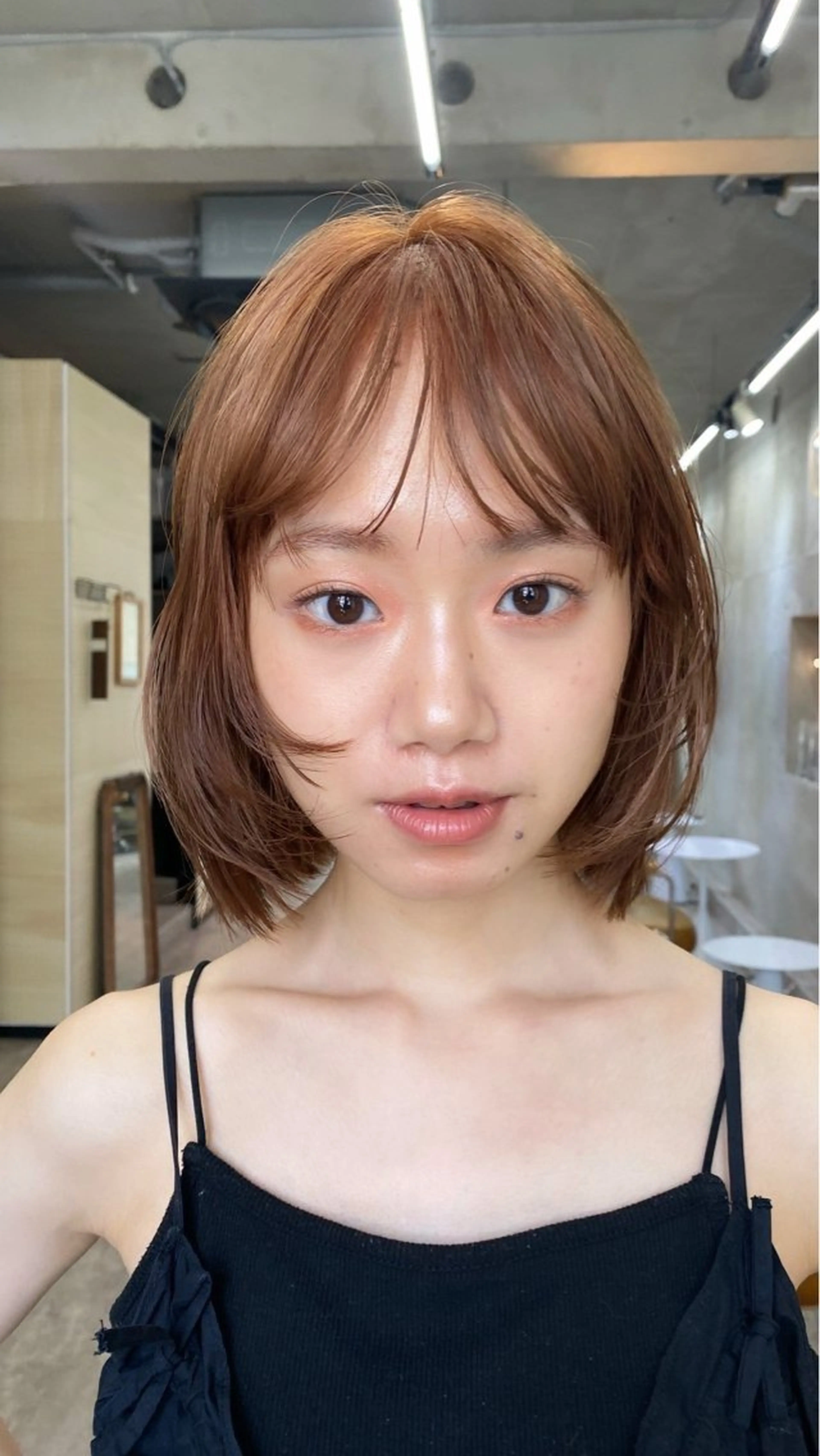 ショート 顔まわりレイヤー 顔周りカット レイヤーカット ヘアカラー SALT WATER所属・🫐 𝐌𝐚𝐨 🫐ボブモデル募集のヘアスタイル