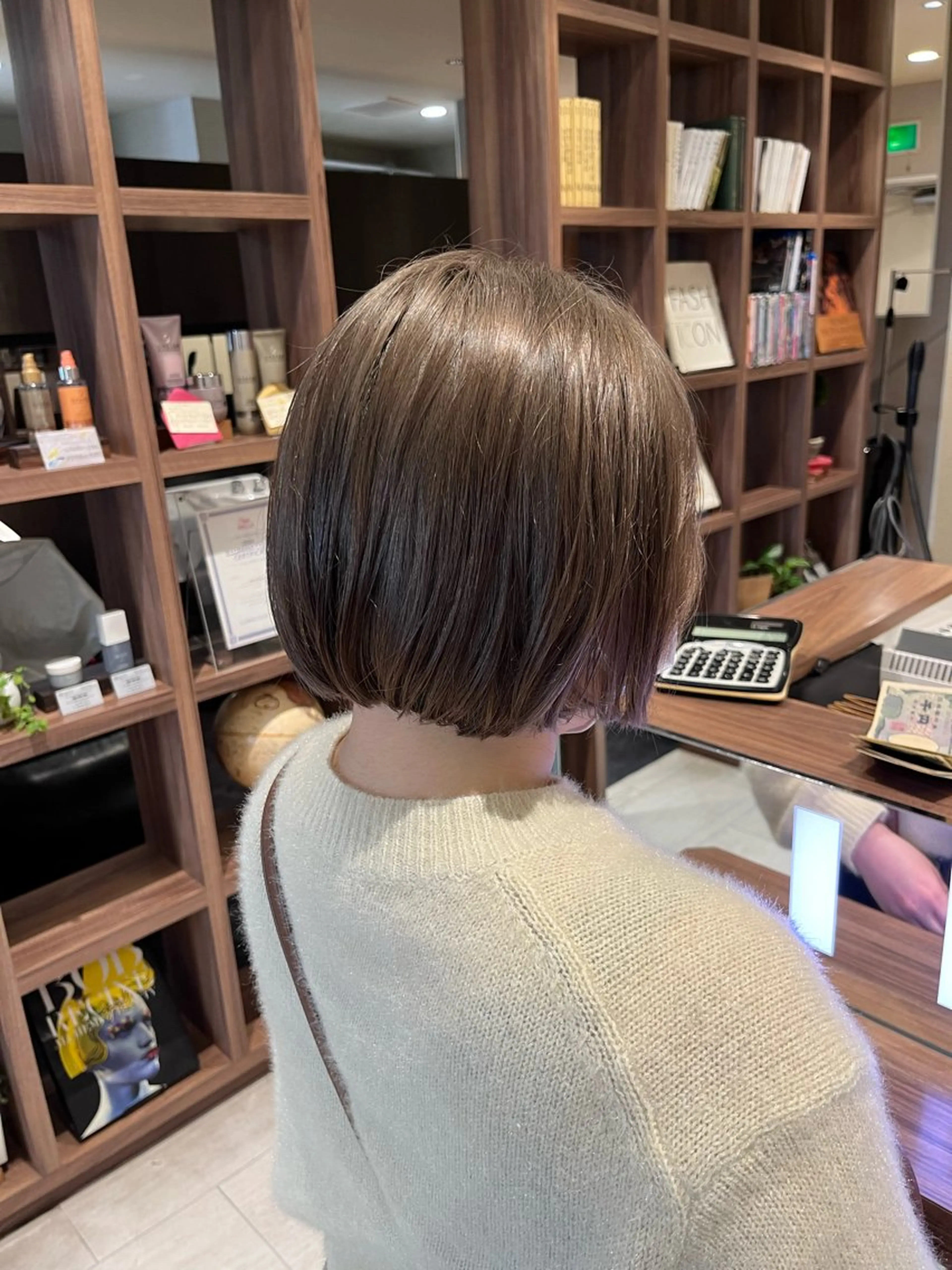 ショート カラー ブリーチ グレージュ ヘアカラー dogstar小林諒 レイヤー/ブリーチのヘアスタイル