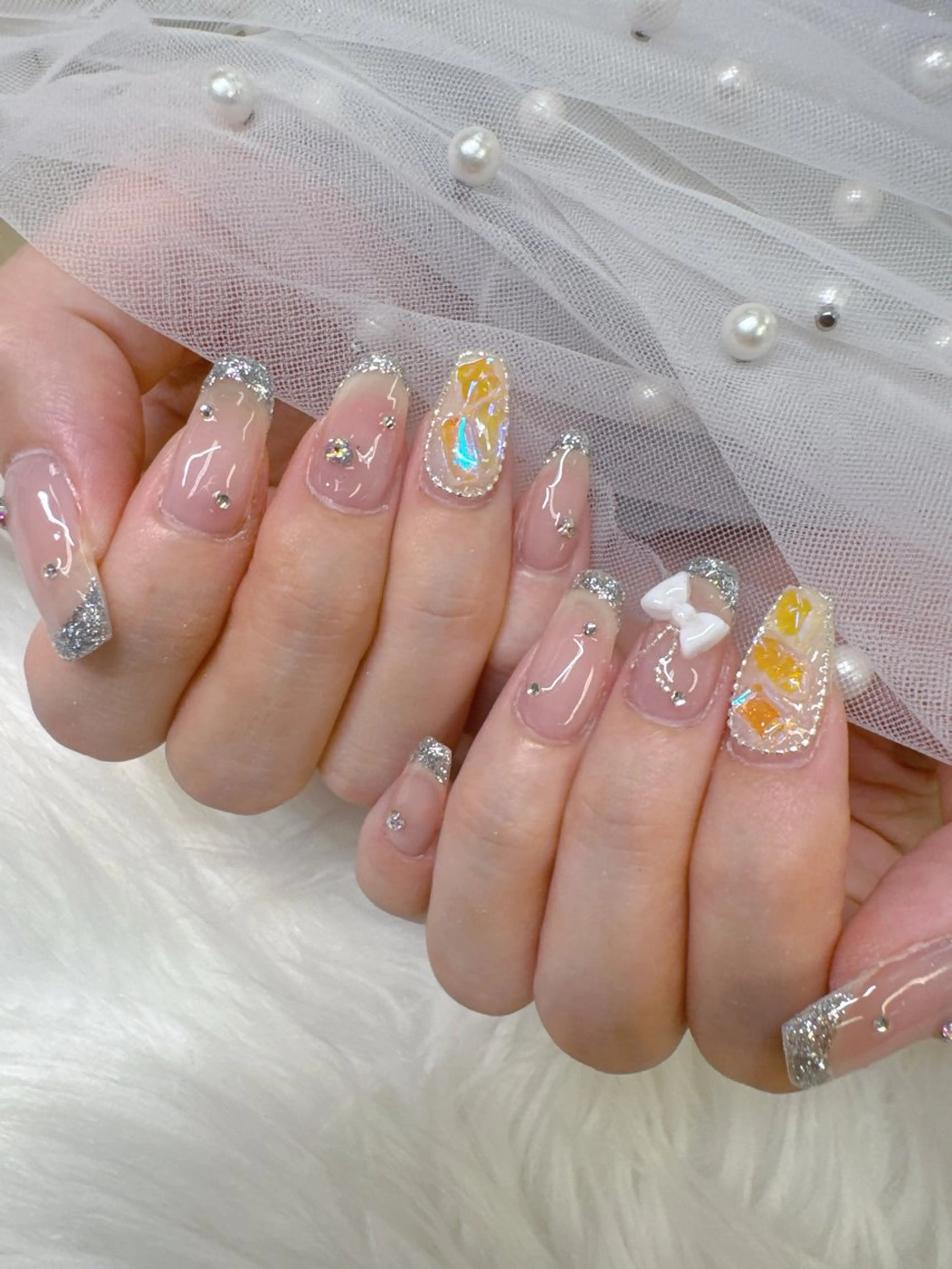 ネイル ボルドー チークネイル ドット 長さ出し フレンチネイル ハンドネイル クイーンズネイル銀座所属・Queeens nailのネイルデザイン