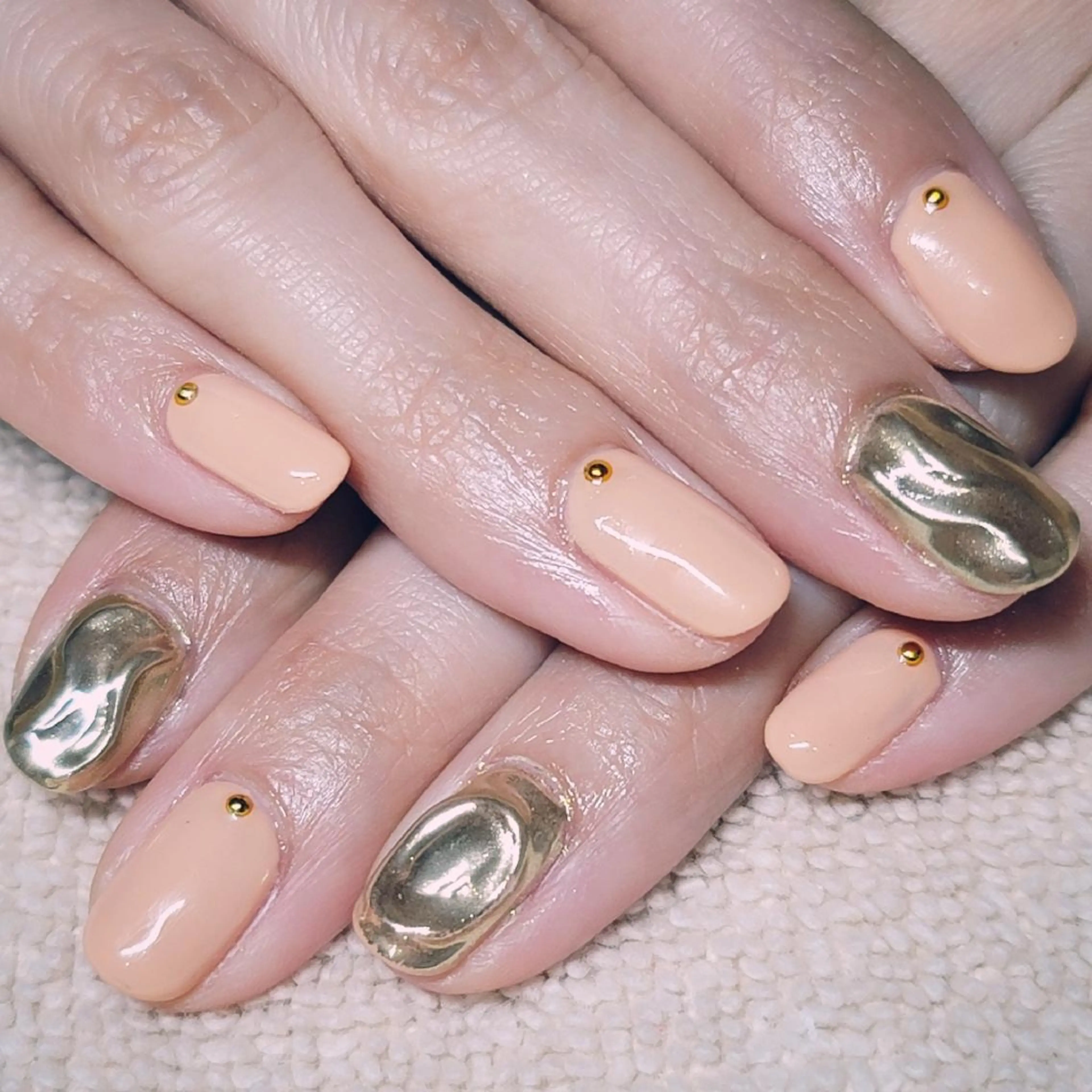 ネイル ゴールド ミラーネイル ホワイト ハンドネイル よしだ ひろきのネイルデザイン