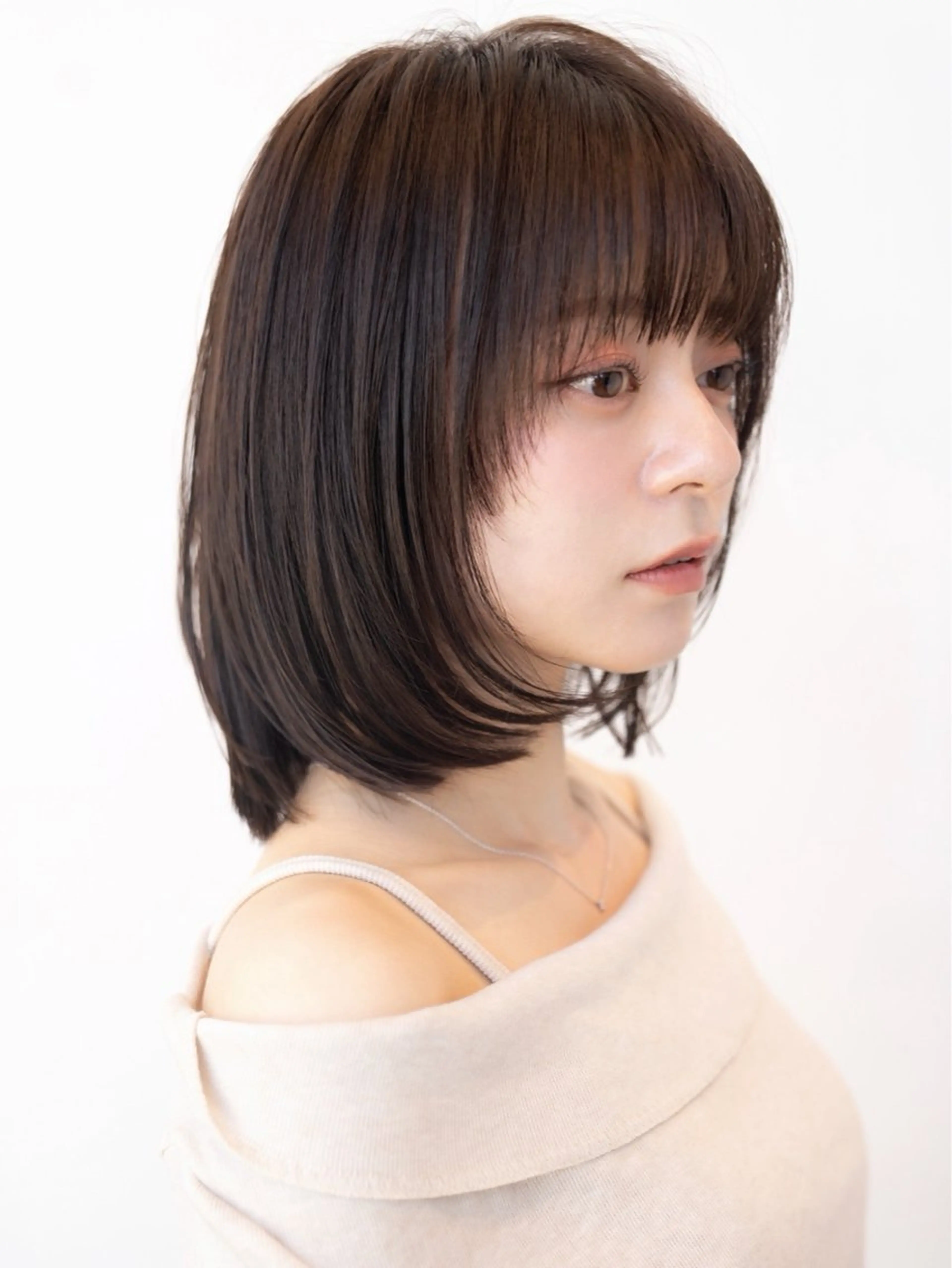 ミディアム 切りっぱなしボブ ボブレイヤー ボブ レイヤーカット カット ヘアカラー トリートメント フルノコウキ/新宿/ レイヤーボブ/韓国風のヘアスタイル
