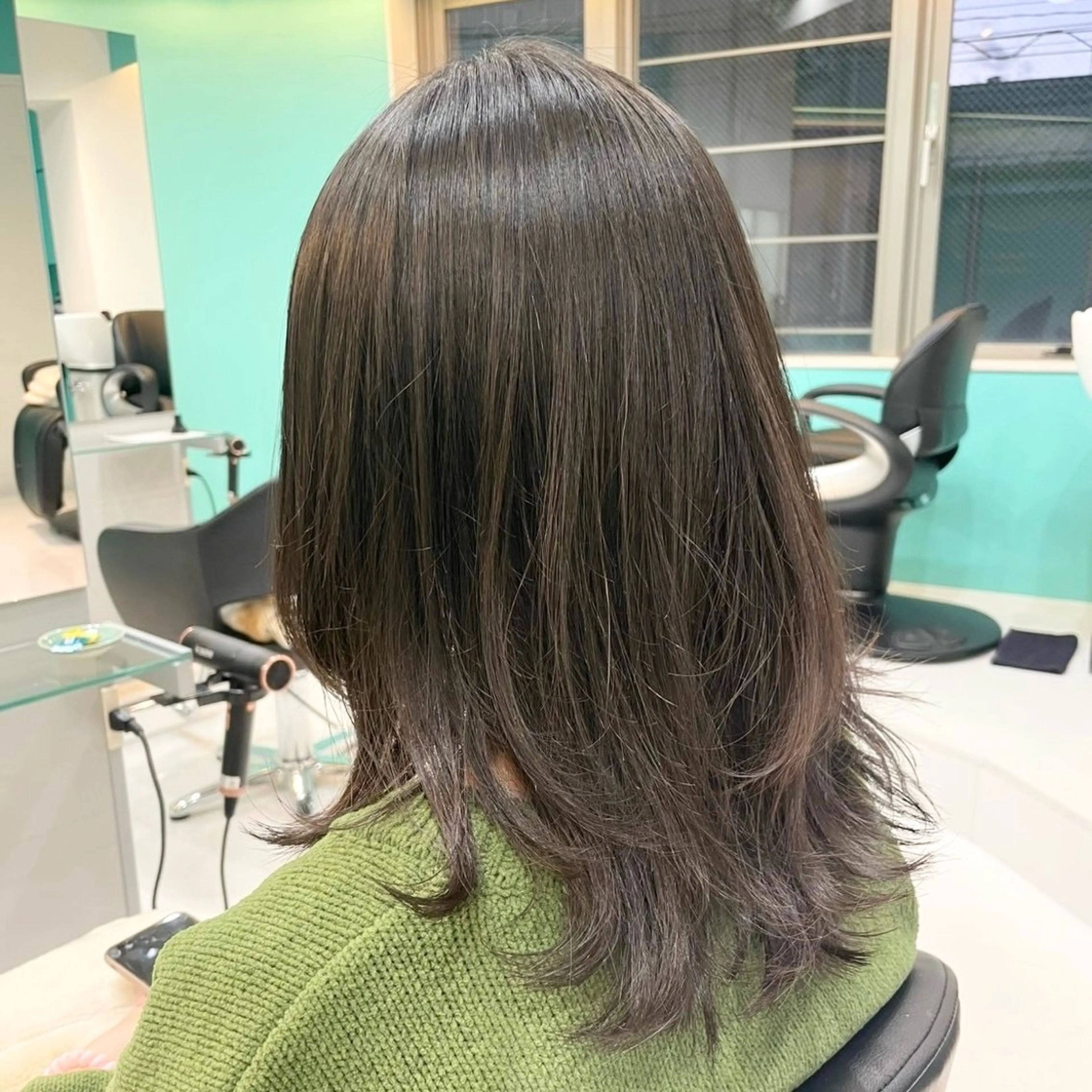 セミロング ウルフカット カット 縮毛矯正 イヤリングカラー 🫧Natsukiのヘアスタイル