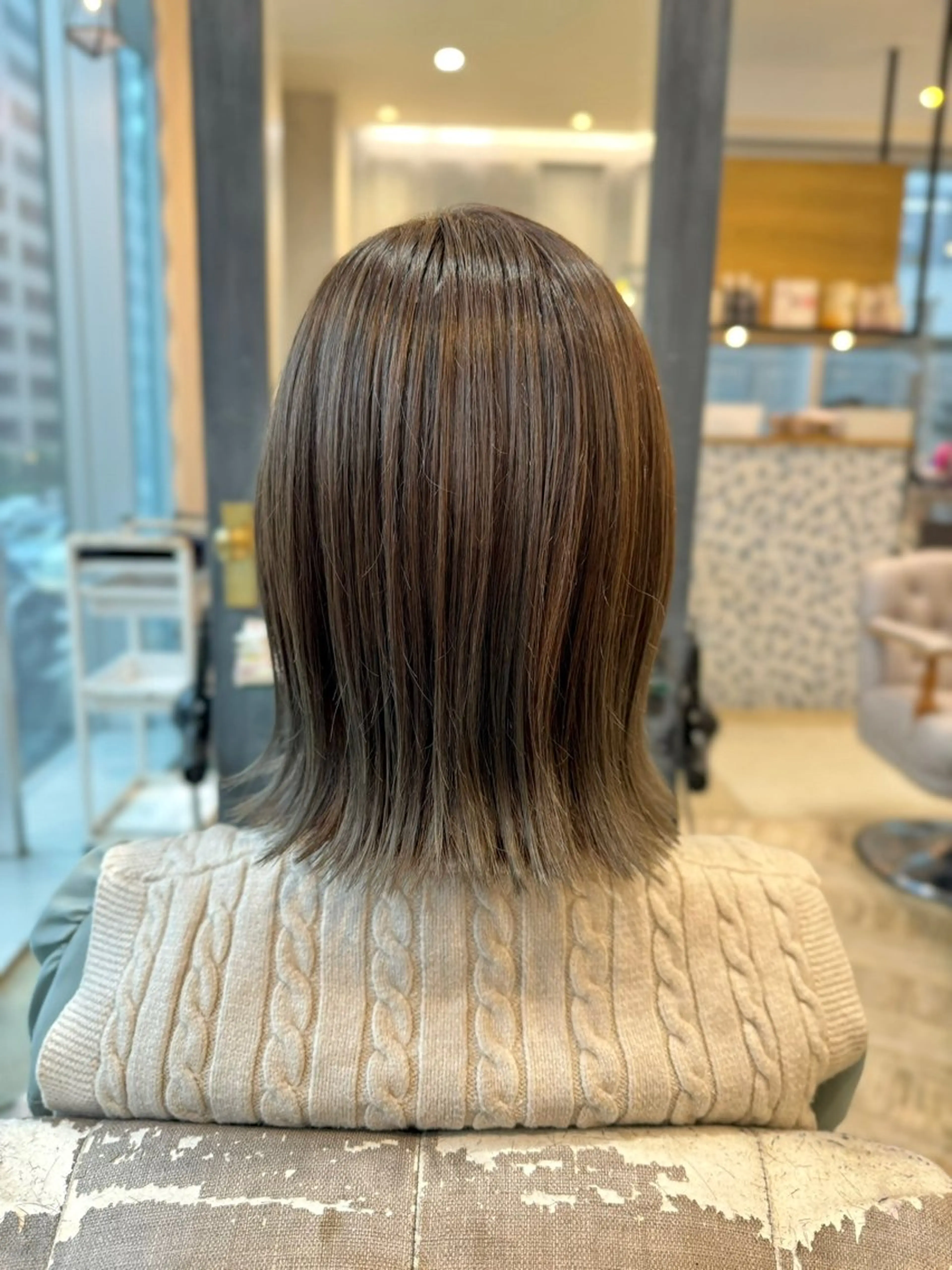 ミディアム カラー 切りっぱなしボブ アッシュ オリーブアッシュ ボブ カット ヘアカラー トリートメント ショート/ボブ アンドウ☺︎のヘアスタイル
