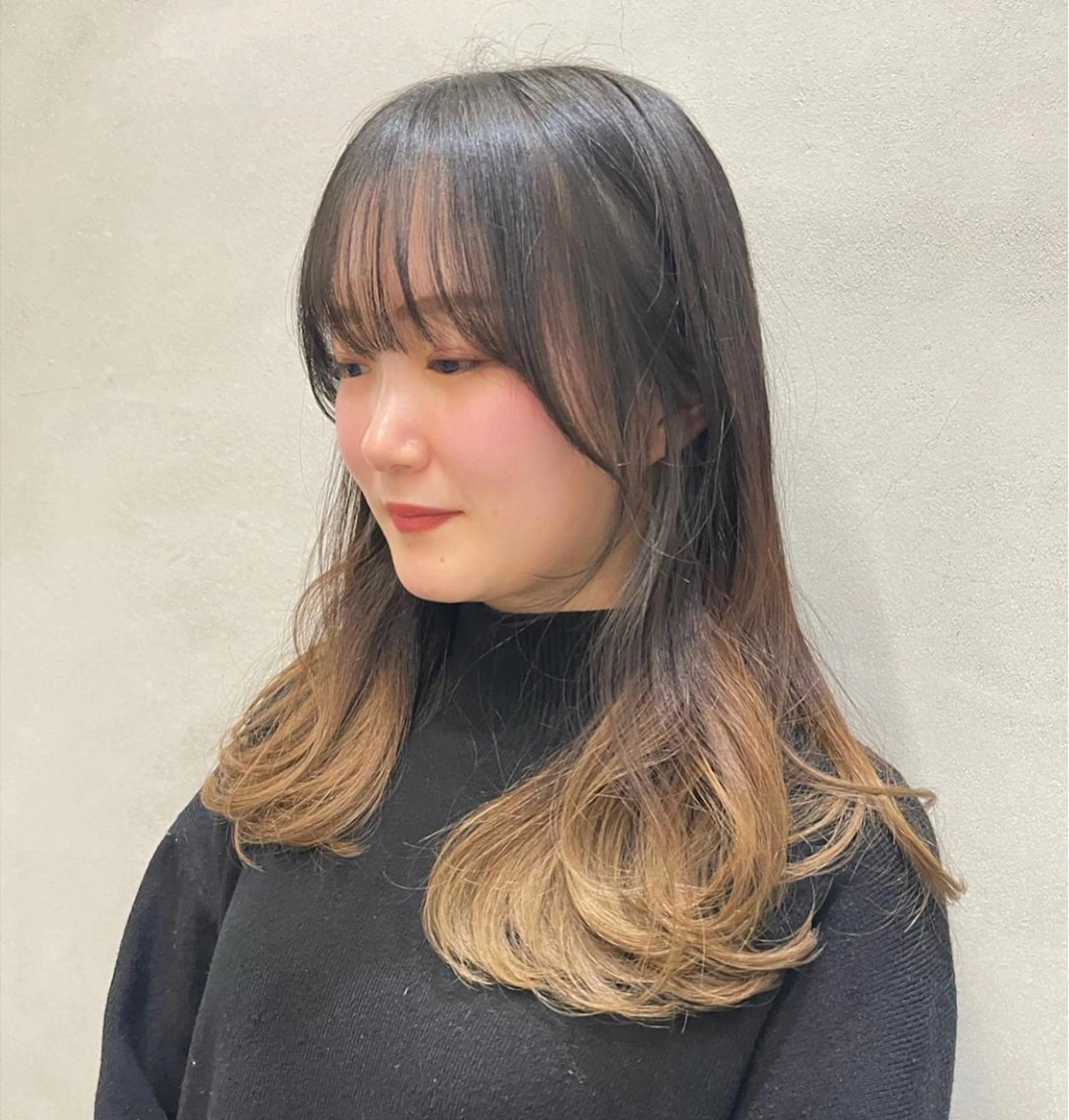 ロング 顔まわりレイヤー 顔周りカット レイヤーカット トリートメント MUKU所属・fuka モデル募集のヘアスタイル
