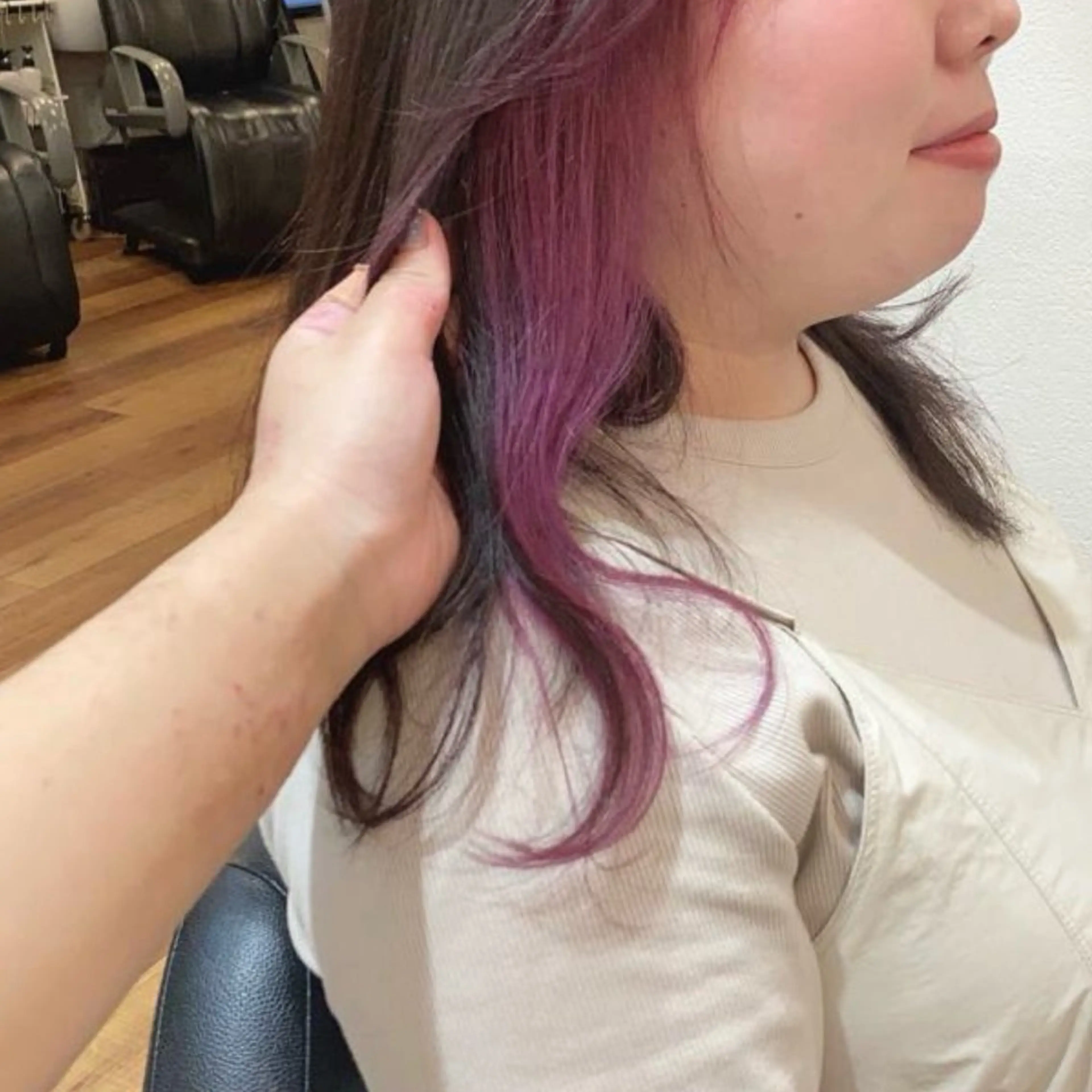 ロング MOLLASALON 浅香山店所属・ツジ モモカのヘアスタイル