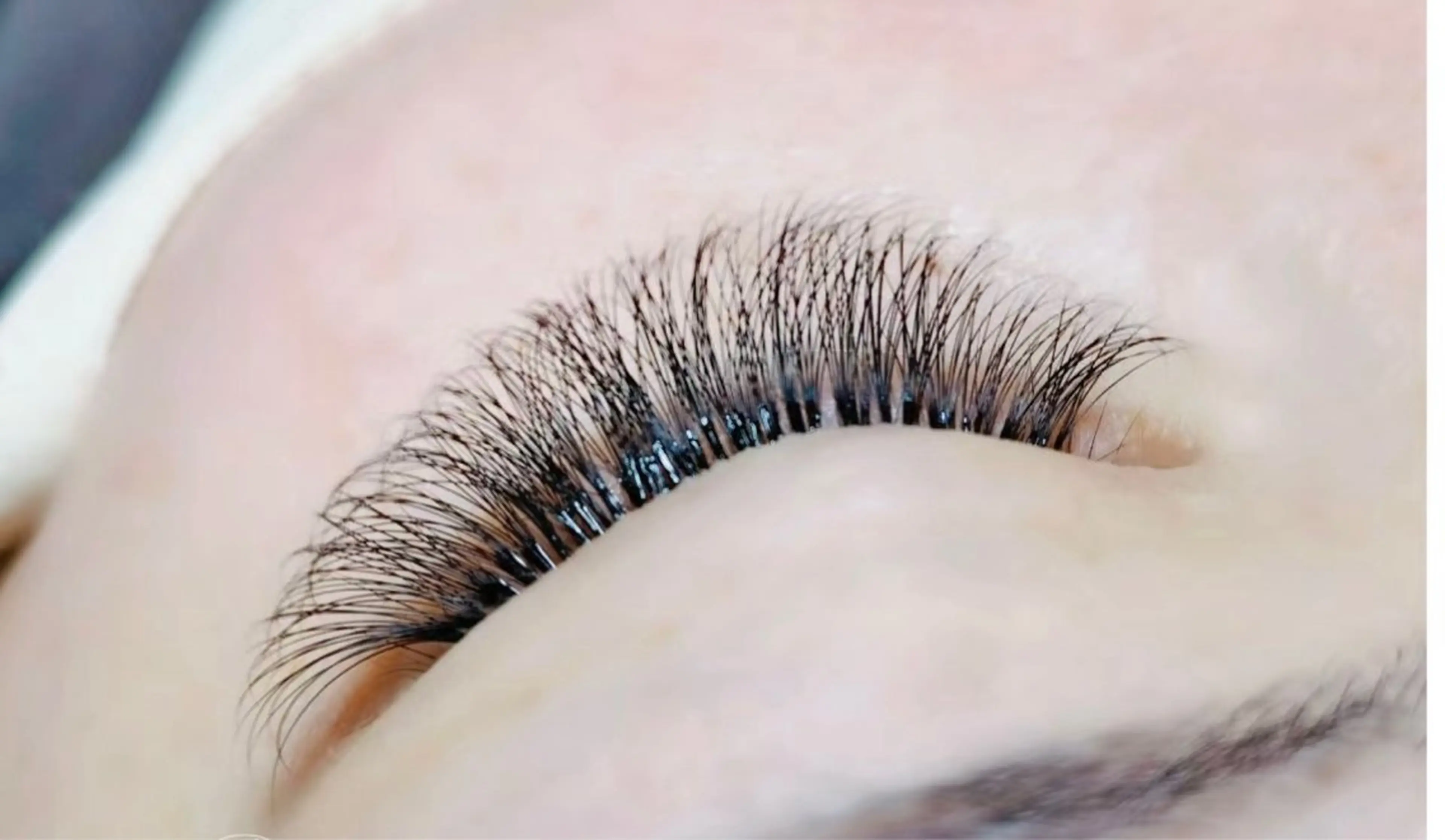 マツエク・マツパ 付け放題 バインドロック 束感まつ毛 カラーマツエク フラットラッシュ マツエク W salon アイラッシュのマツエク・マツパデザイン