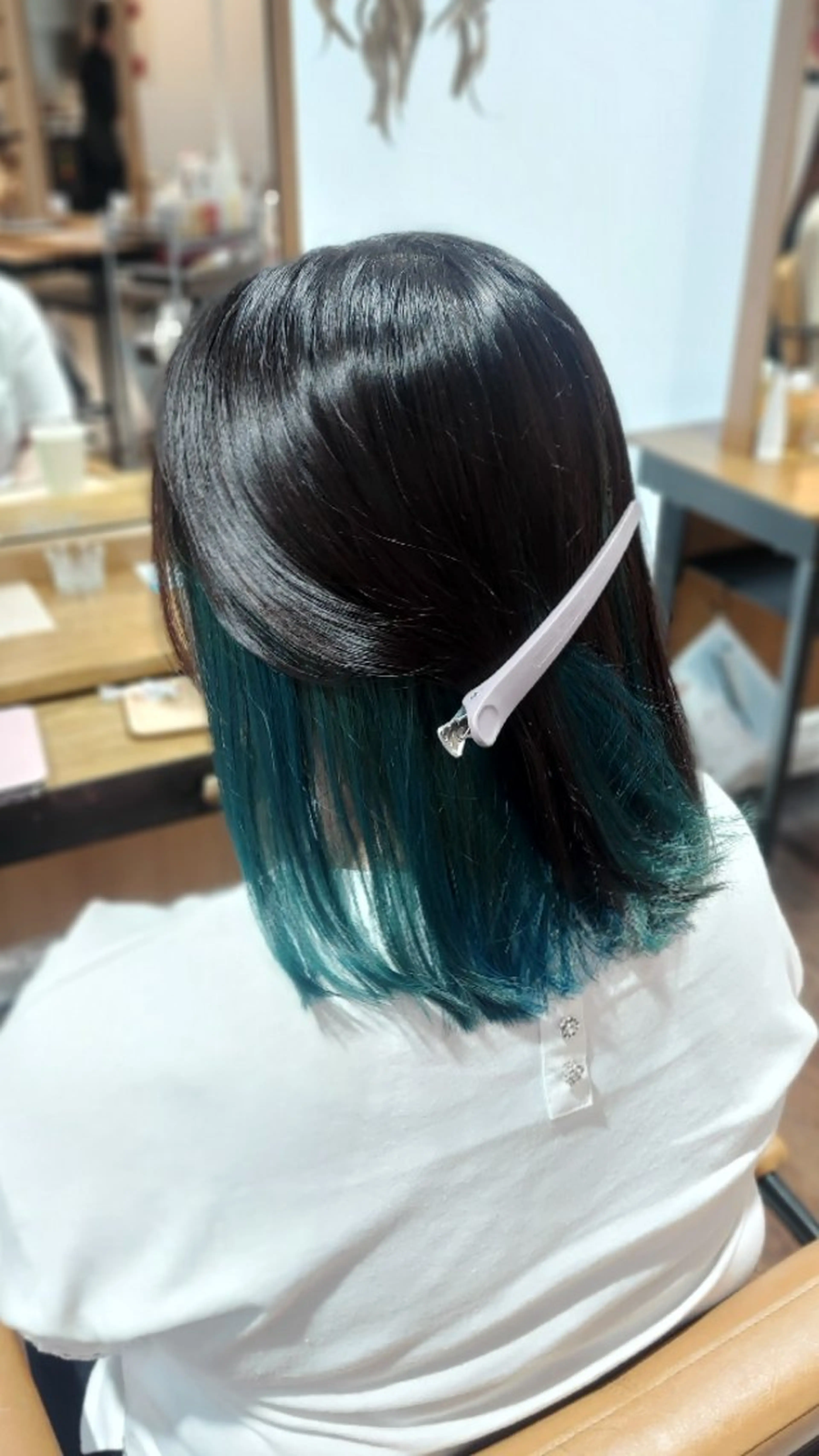 ミディアム カラー エメラルドグリーン インナーカラー カット ヘアカラー AVANCE.ens ふくながかなえのヘアスタイル