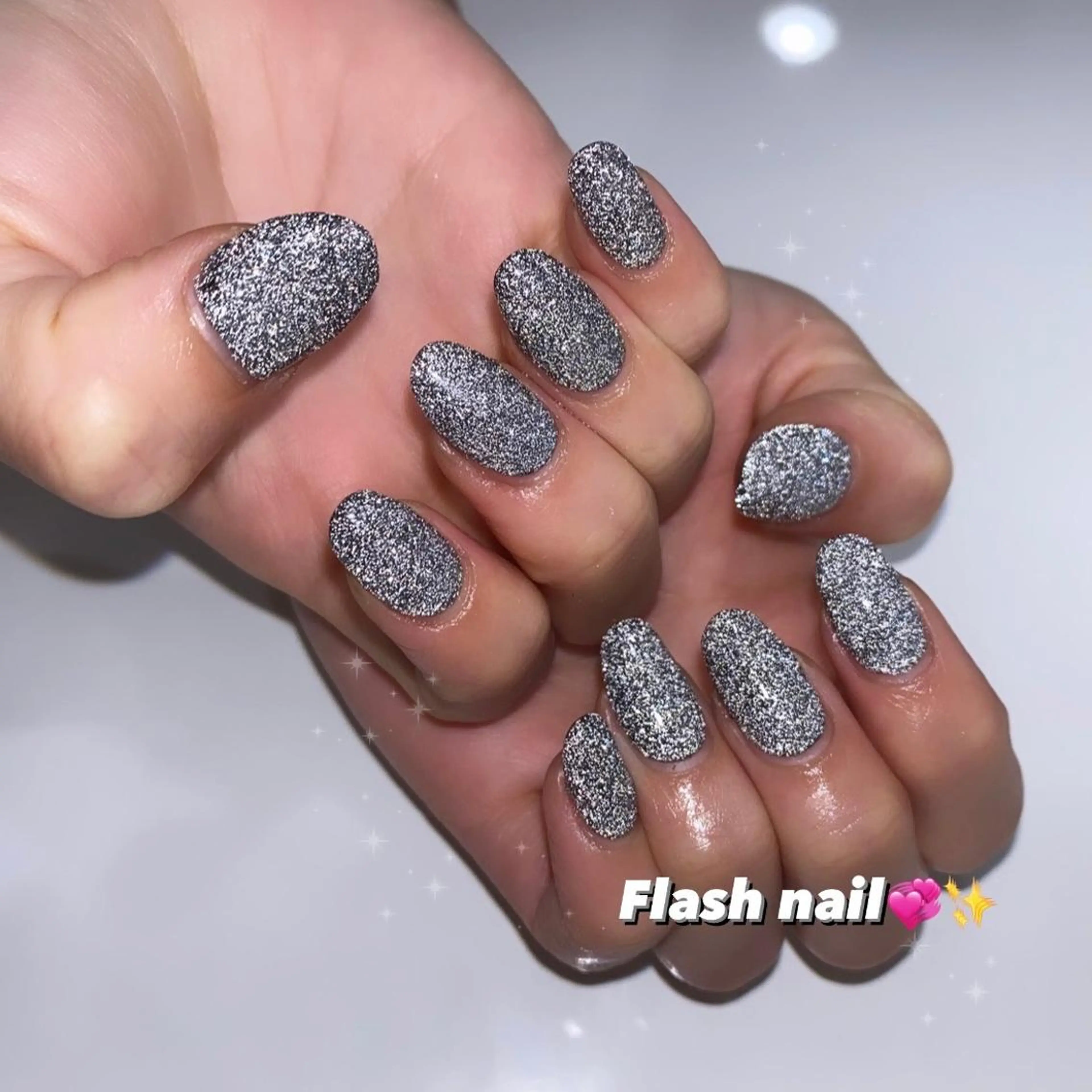 ネイル フラッシュネイル PLATINUM   DOLL【プラチナムドール】所属・ひろこ eyelist🎀のマツエク・マツパデザイン