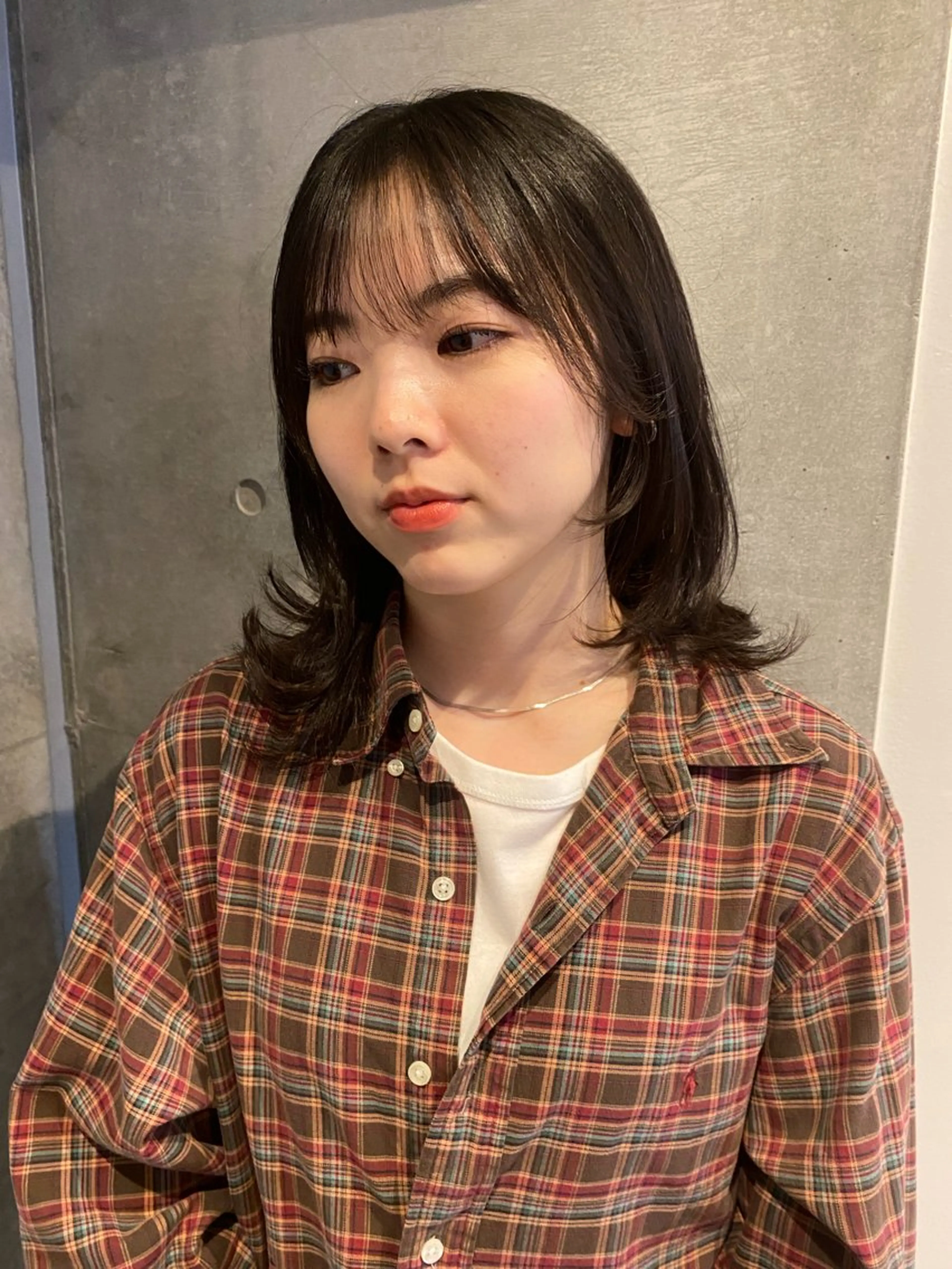 ミディアム カラー カット 室谷 侑奈のヘアスタイル