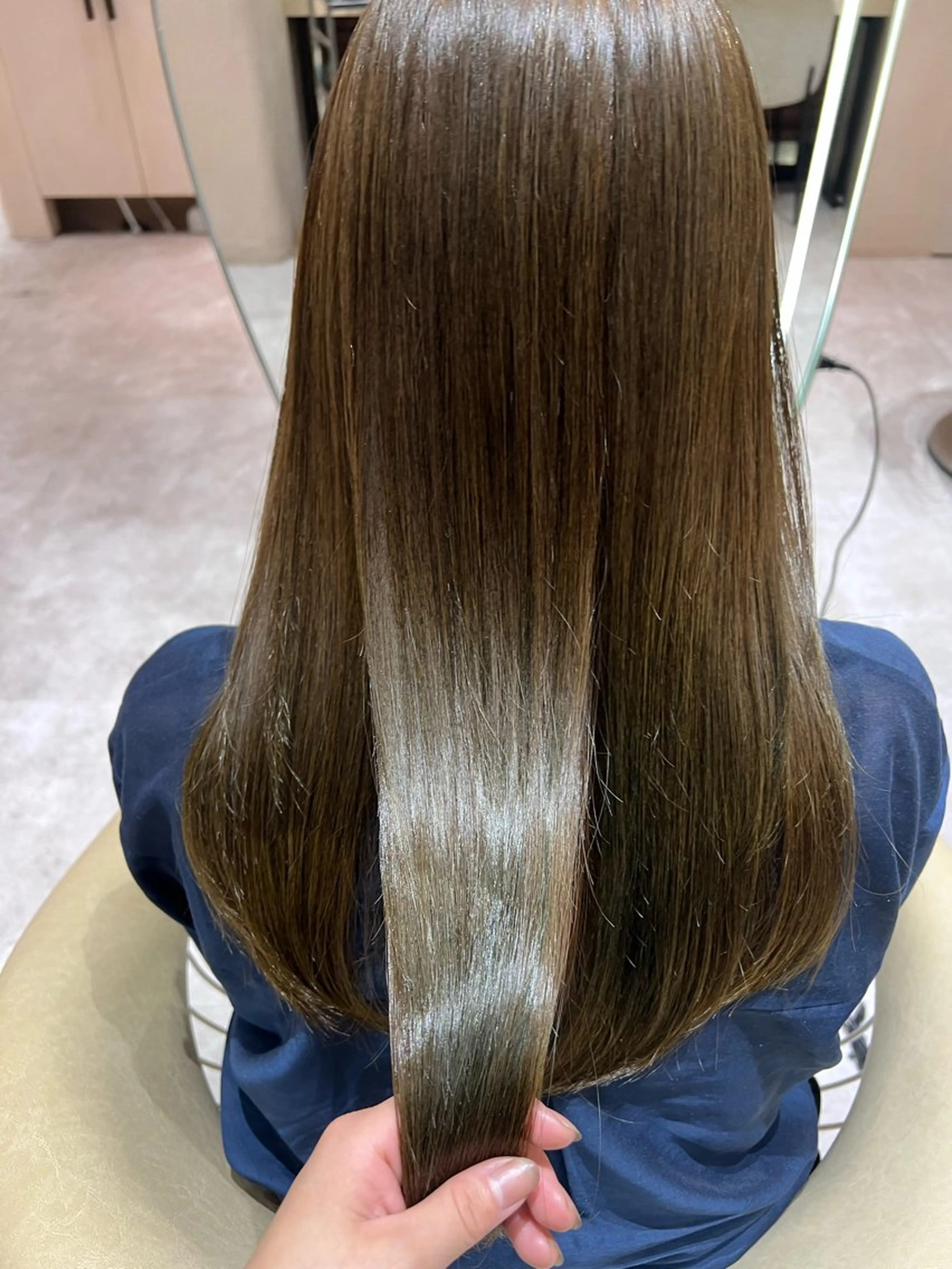 ロング カラー ベージュカラー オリーブベージュ ヘアカラー トリートメント 透明感ハイトーン ×パーマ/mikuのヘアスタイル