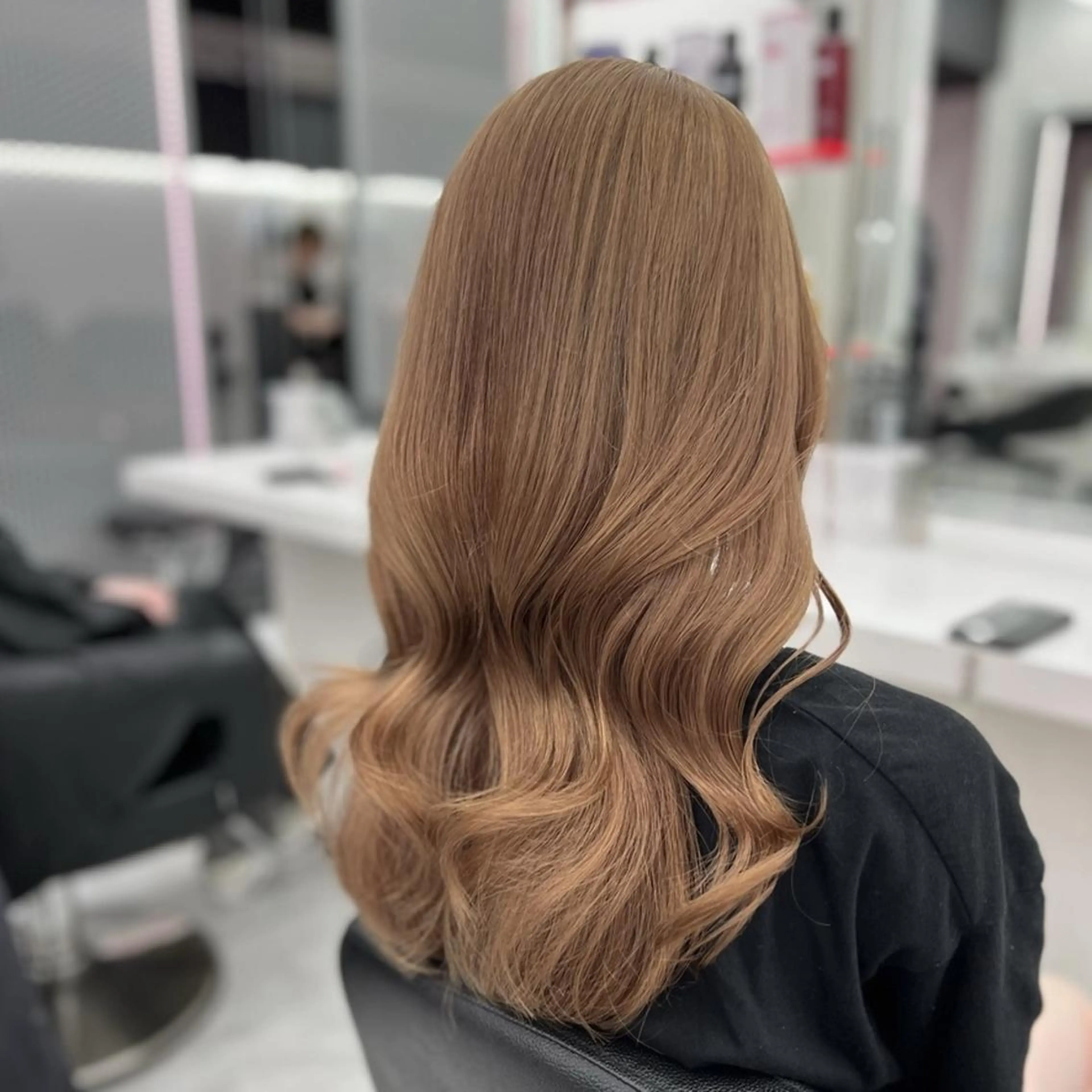 カラー 🫧トレンド艶髪🫧 グレージュカラー🫧のヘアスタイル