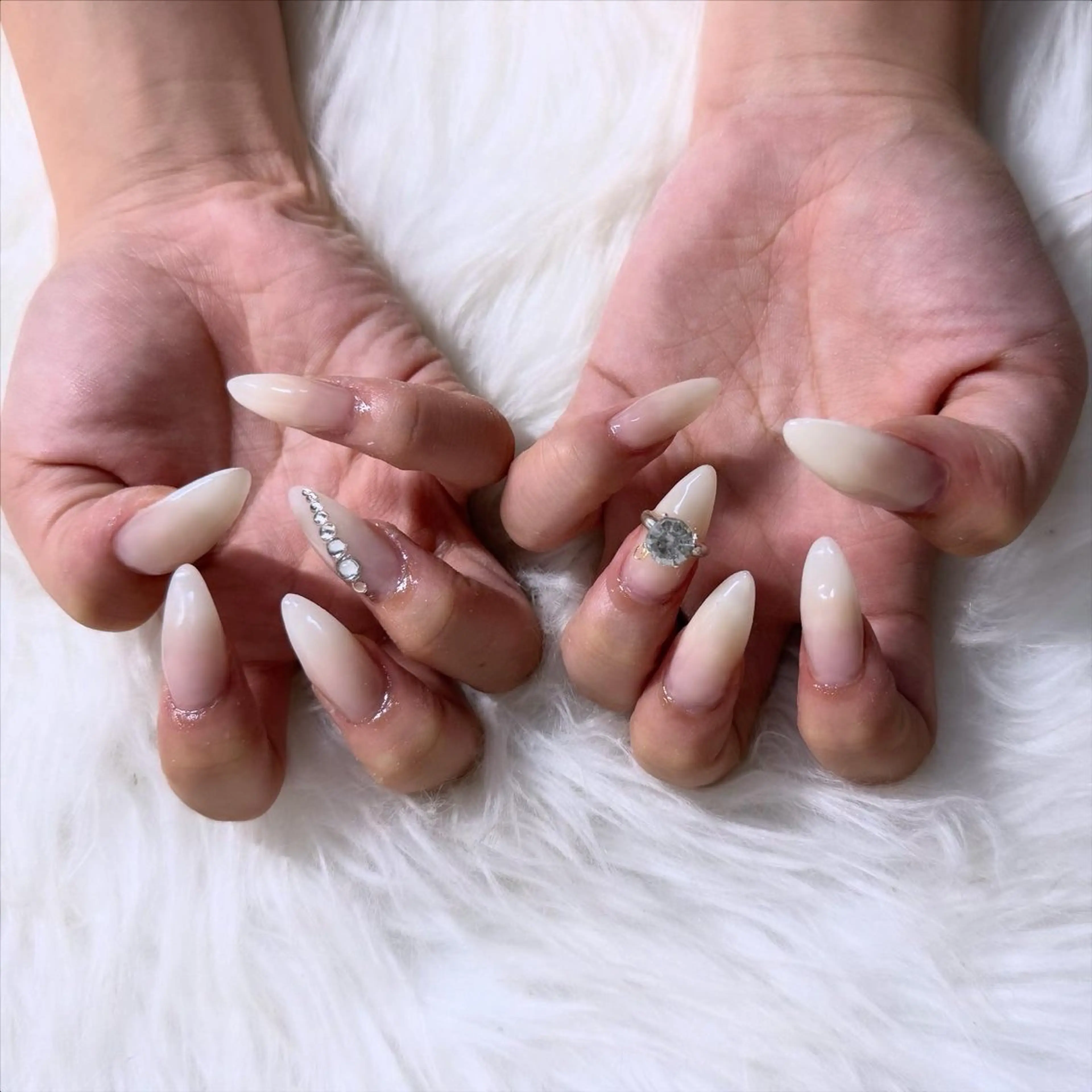 ロング ハンドネイル mao .のネイルデザイン