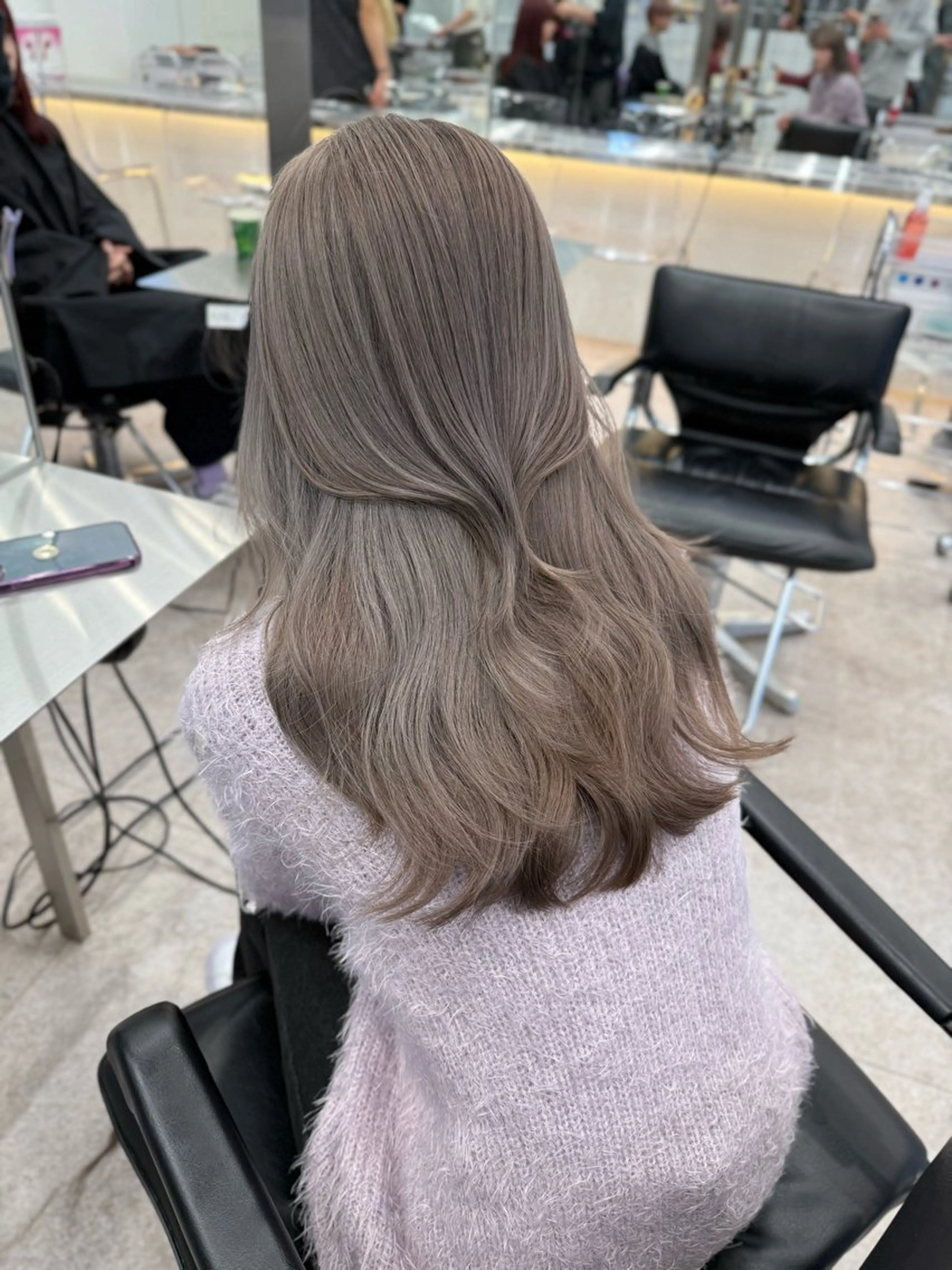 セミロング カラー 🐯ミルクティーベー ジュ/大雅🐯のヘアスタイル