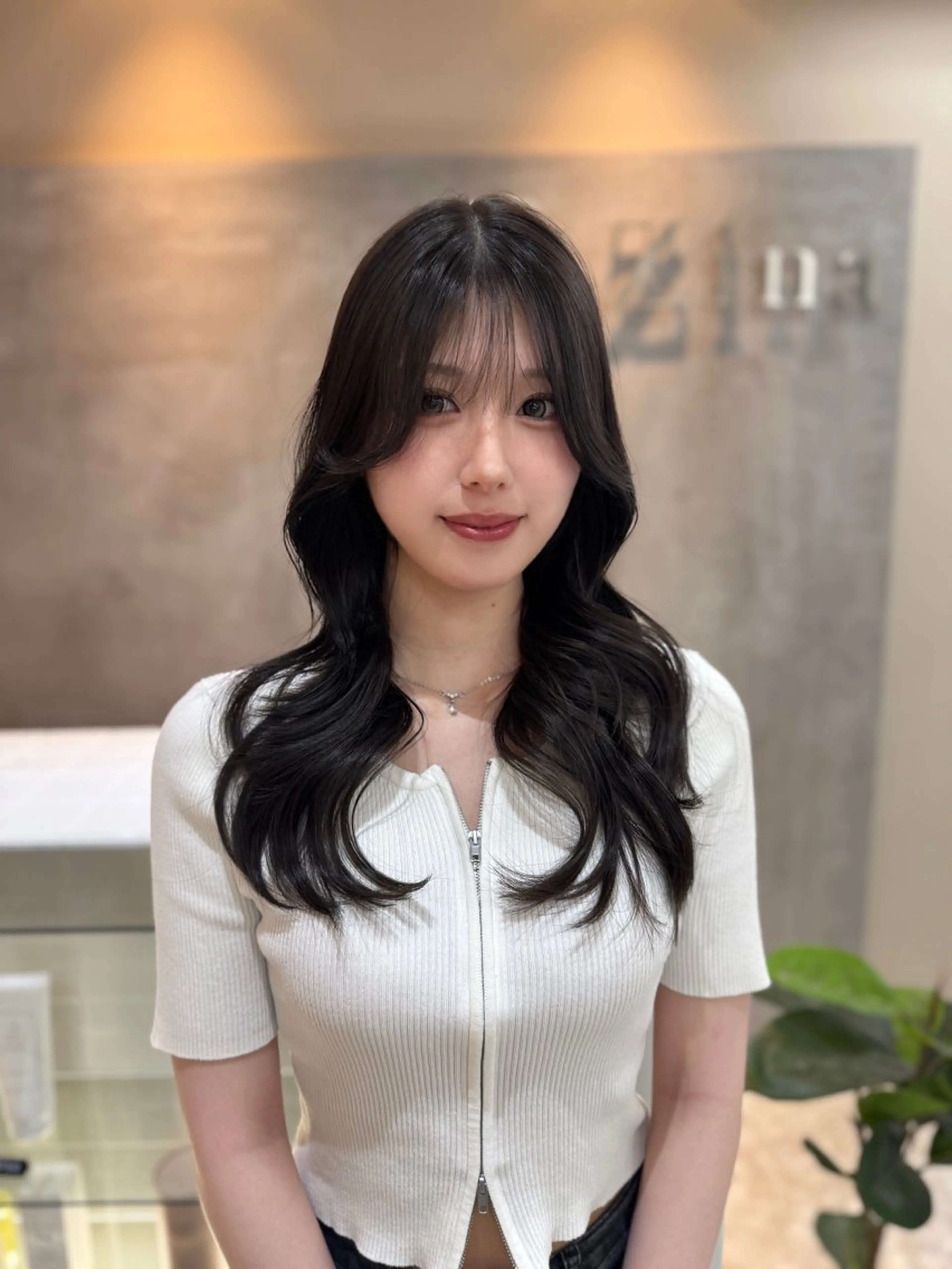 ロング カラー アッシュ アッシュグレー アッシュグレージュ グレージュ レイヤーカット カット ヘアカラー トリートメント Zina梅田茶屋町所属・Mayu💖 Zina梅田茶屋町のヘアスタイル