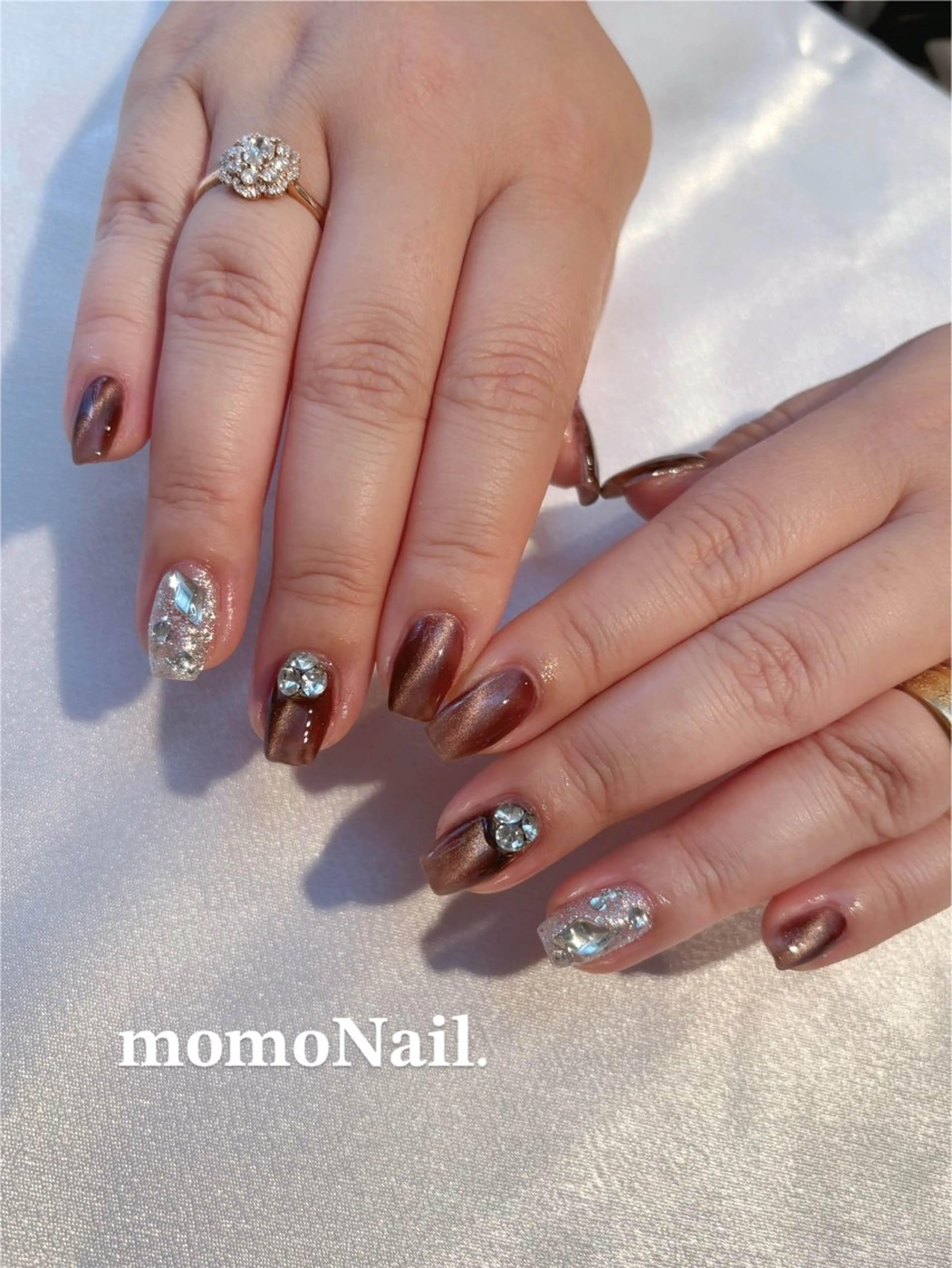 ネイル アートネイル ブラウン フットネイル ラメ(グリッター) 持ち込み ハンドネイル momoNail. momoka🍑のネイルデザイン