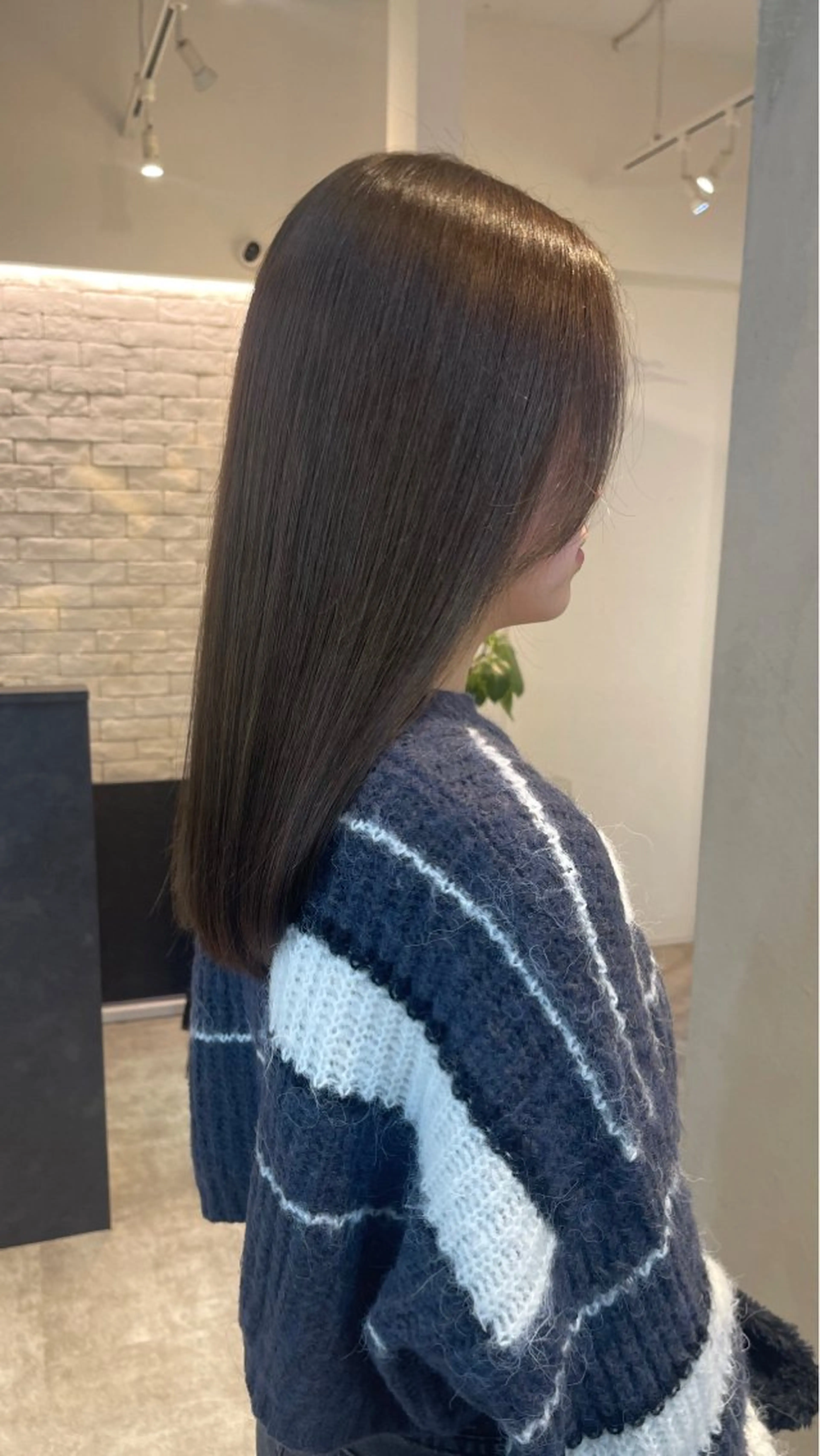 ロング カラー TENSHO 原宿　ハイトーンのヘアスタイル