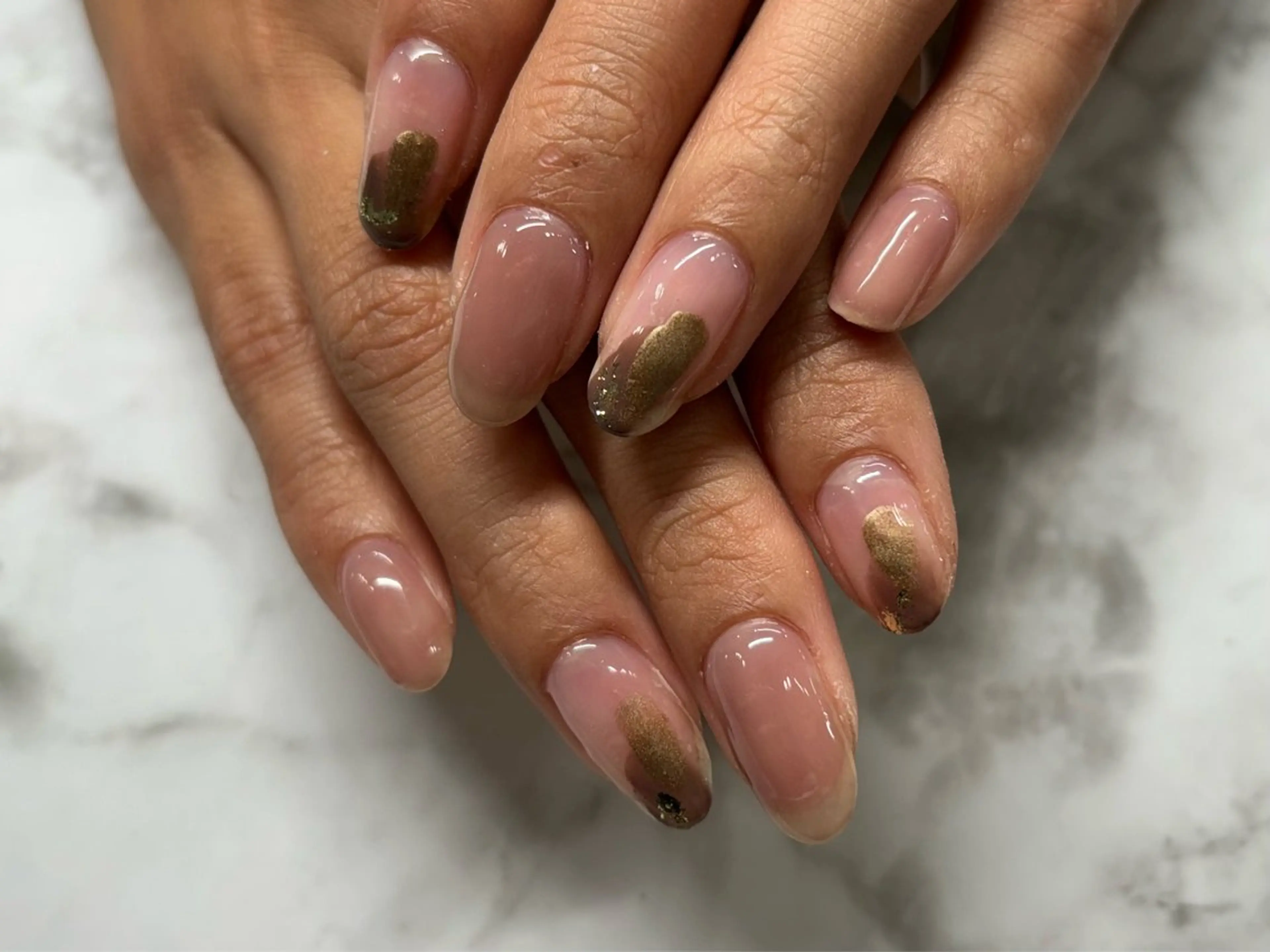 ネイル ゴールド Lani🌈Nail Konatsuのネイルデザイン