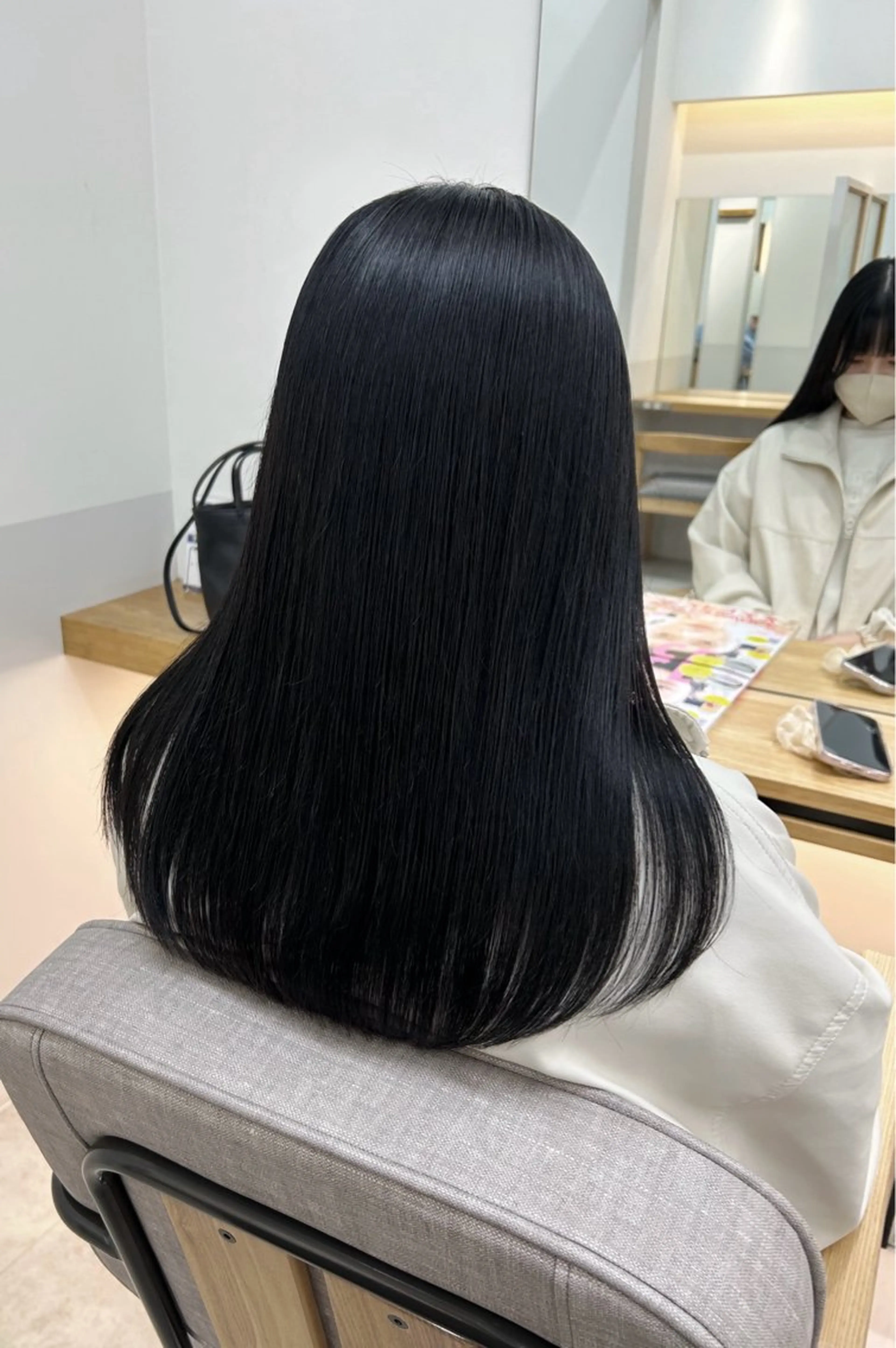 ロング カラー ダークグレー カット 縮毛矯正 トリートメント _WHITE 天神店 YUMEKA🐻のヘアスタイル