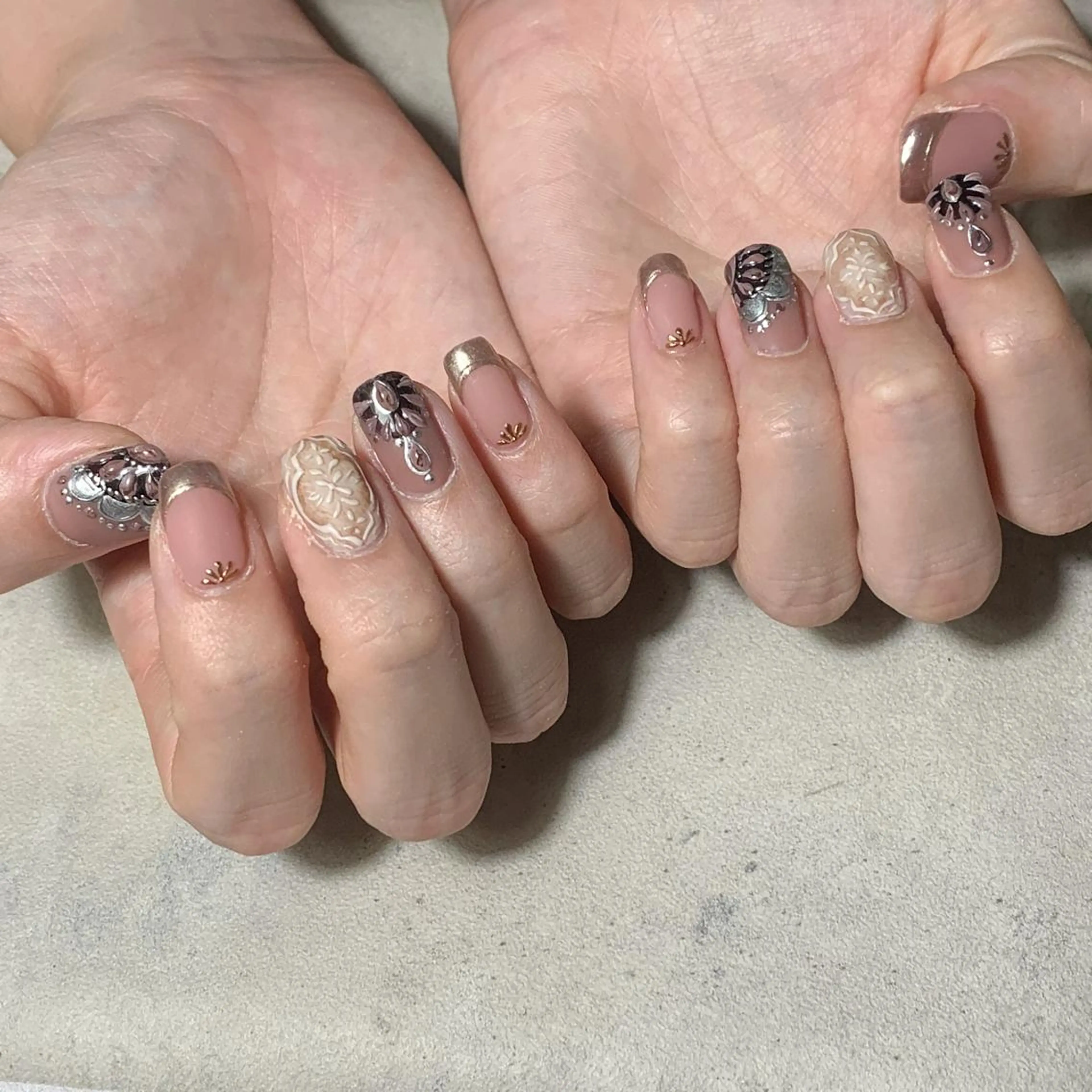 ネイル ハンドネイル atelier　FIORITURA所属・FIORITURA aiのネイルデザイン