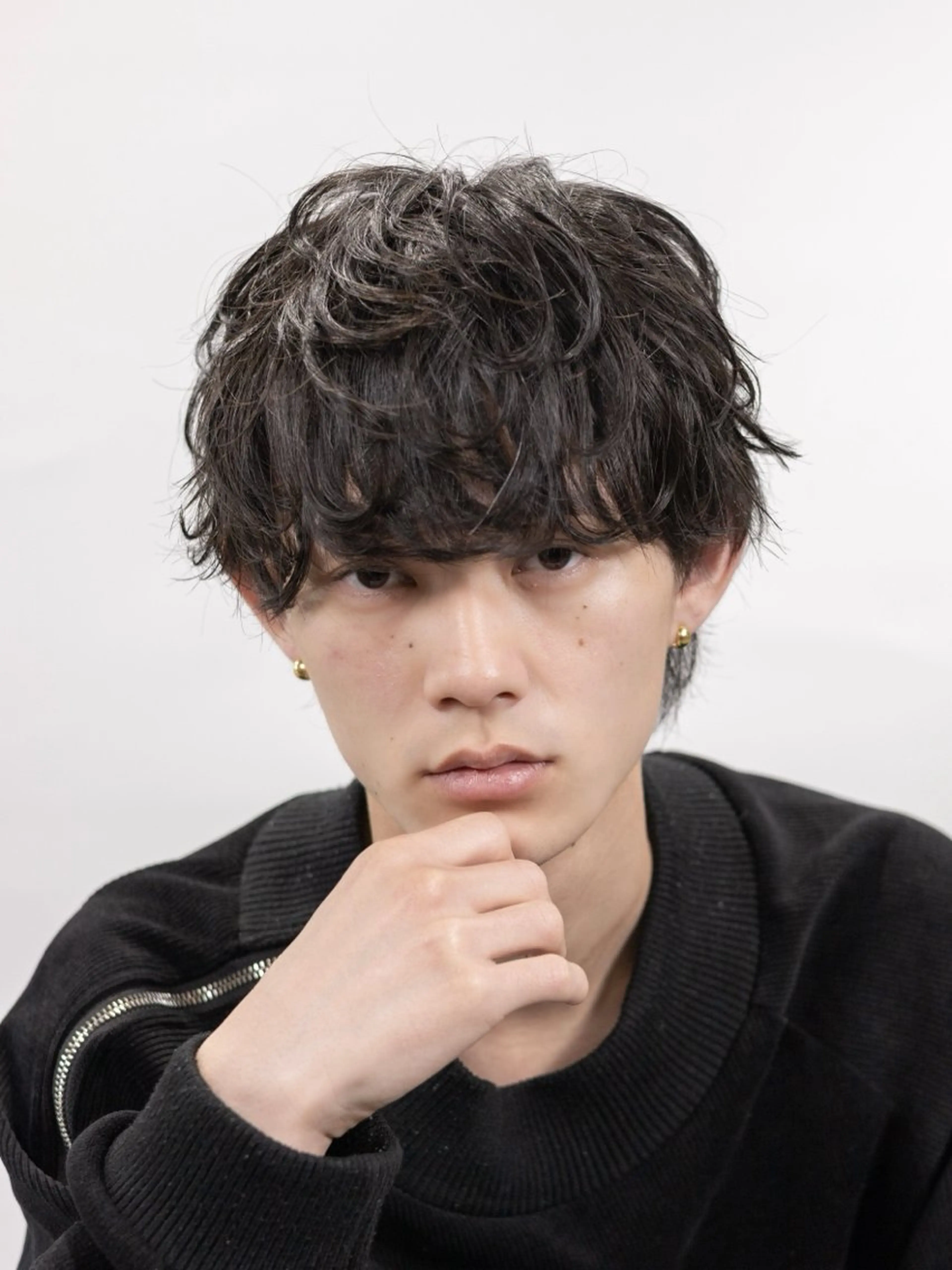 ショート カラー パーマ メンズ 【シャドウパーマ センターパート】義心のヘアスタイル