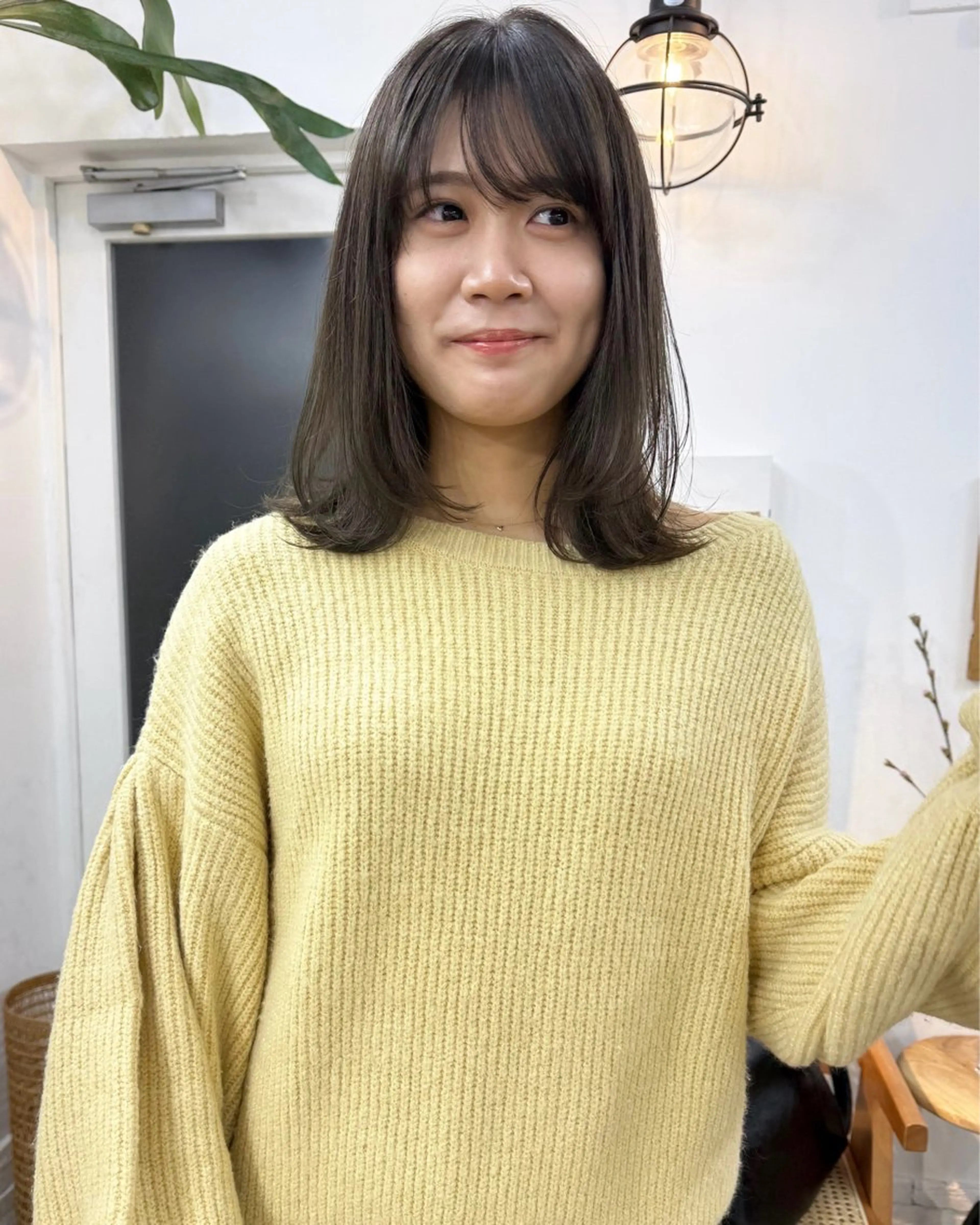 ミディアム カラー イルミナカラー オリーブカラー レイヤーカット カット ヘアカラー トリートメント あおやぎ ななのヘアスタイル