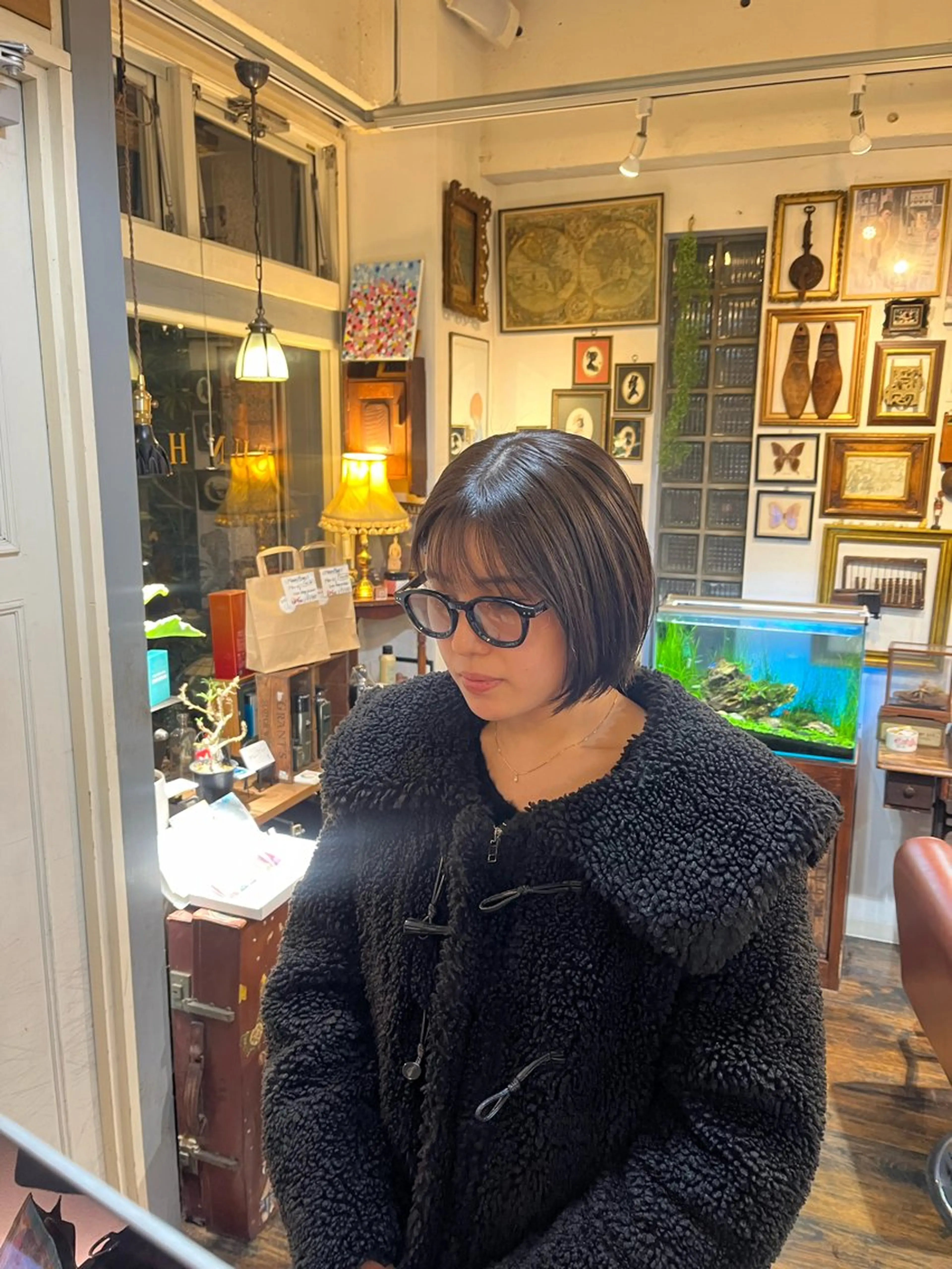 ショート カラー ショートボブ アッシュ 透明感カラー ボブ ショートヘア カット ヘアカラー トリートメント ヘッドスパ 抜け感パーマ/ 顔まわり/緒方椋のヘアスタイル