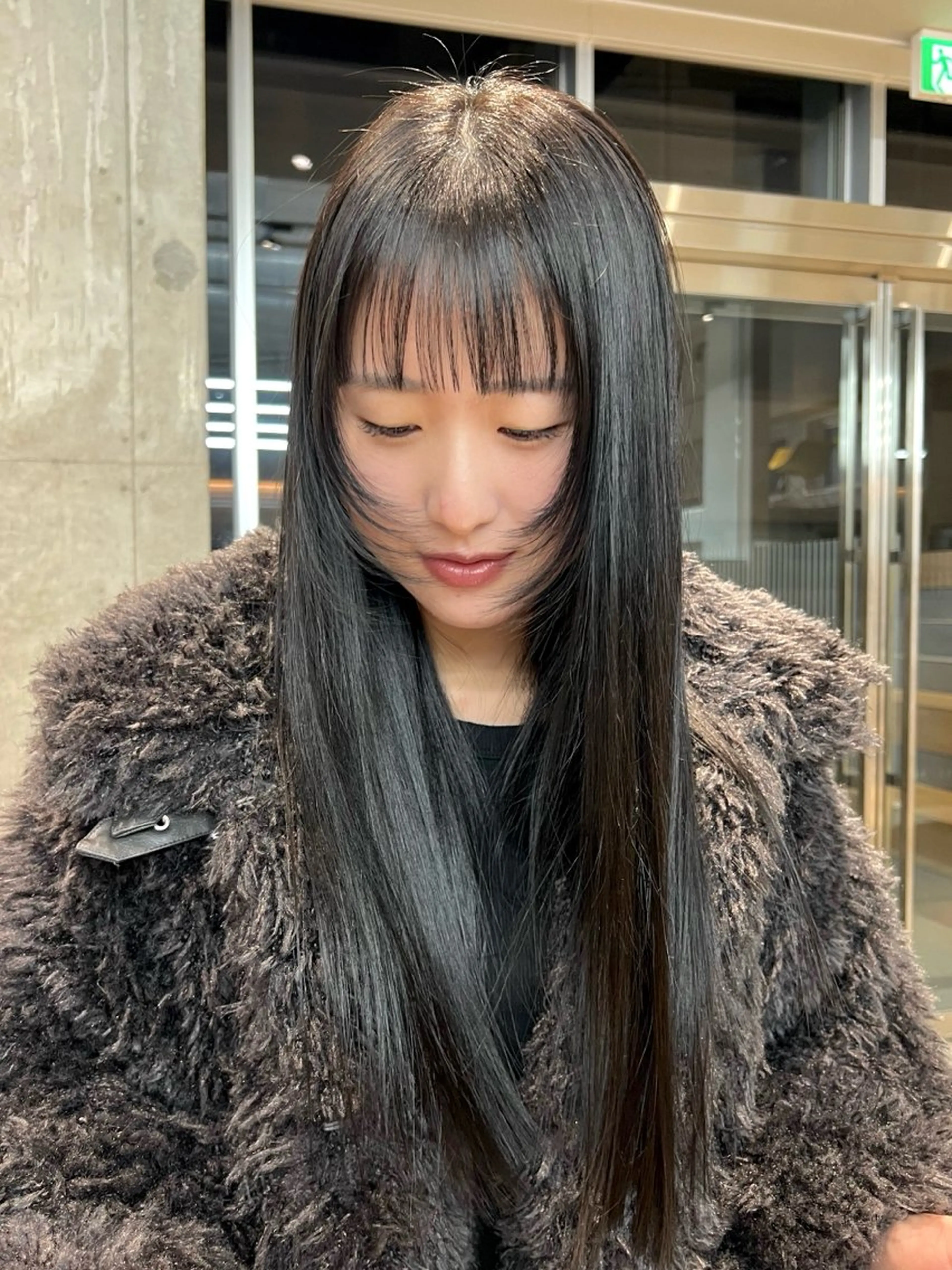 【平日16-19時限定】顔周りカット+カラー+クイックTr  ￥8800の写真