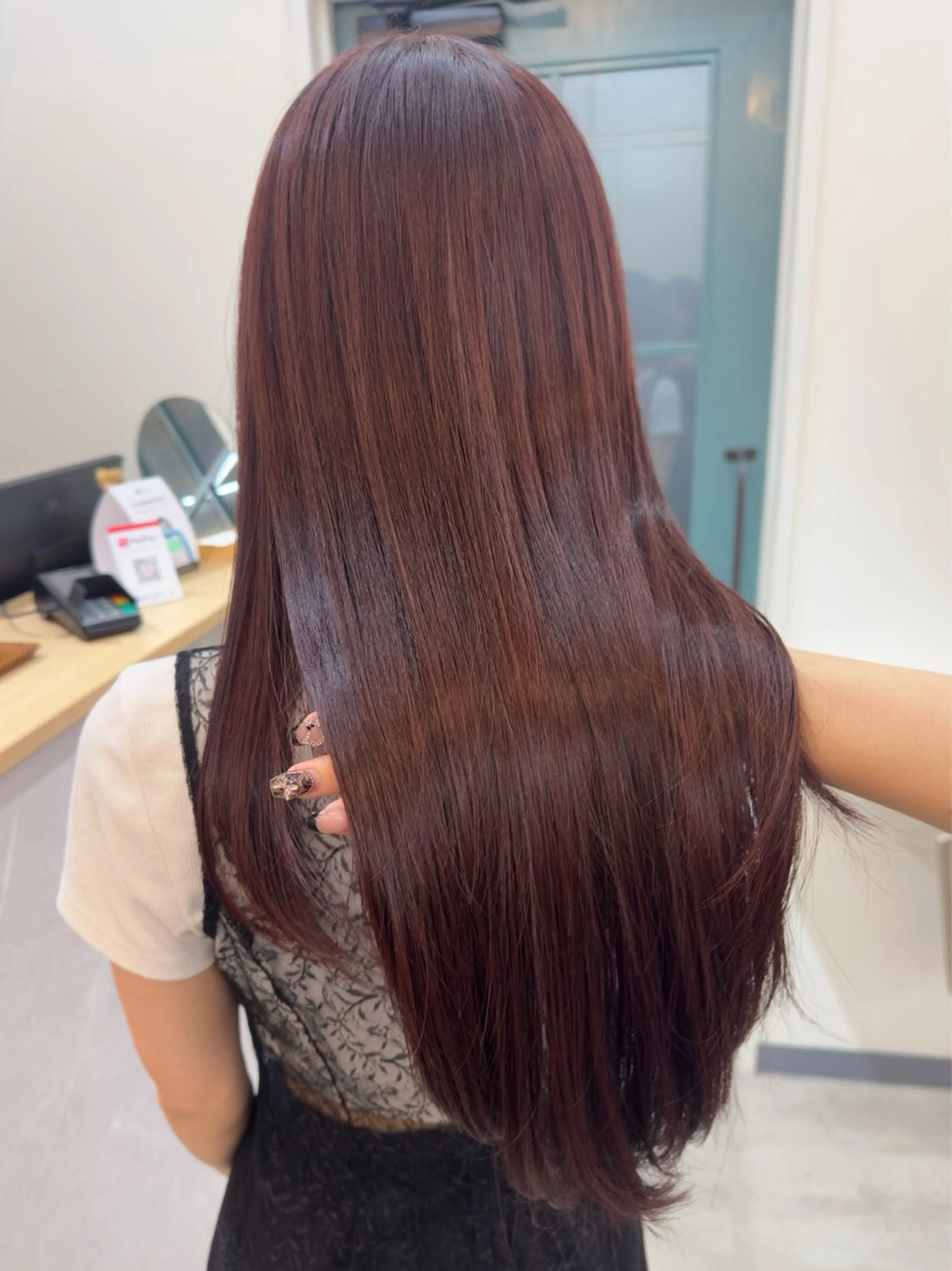 ロング カラー ボルドーカラー カット ヘアカラー レイヤーカット/透け カラー/いいぬまみかのヘアスタイル