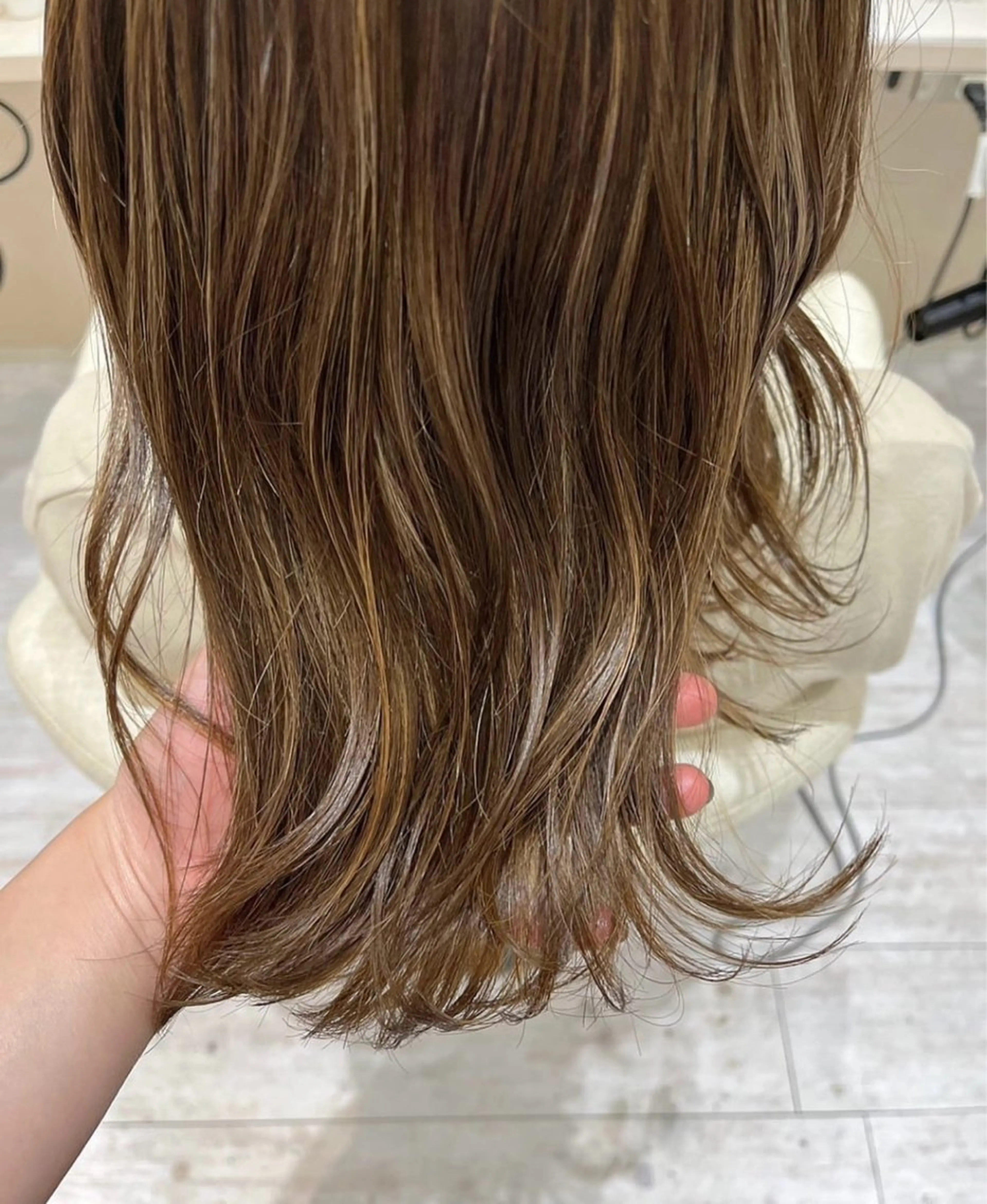 セミロング カラー ハイライトカラー ハイライト Ｆ.まひろ🎀 暖色カラー／ベージュのヘアスタイル