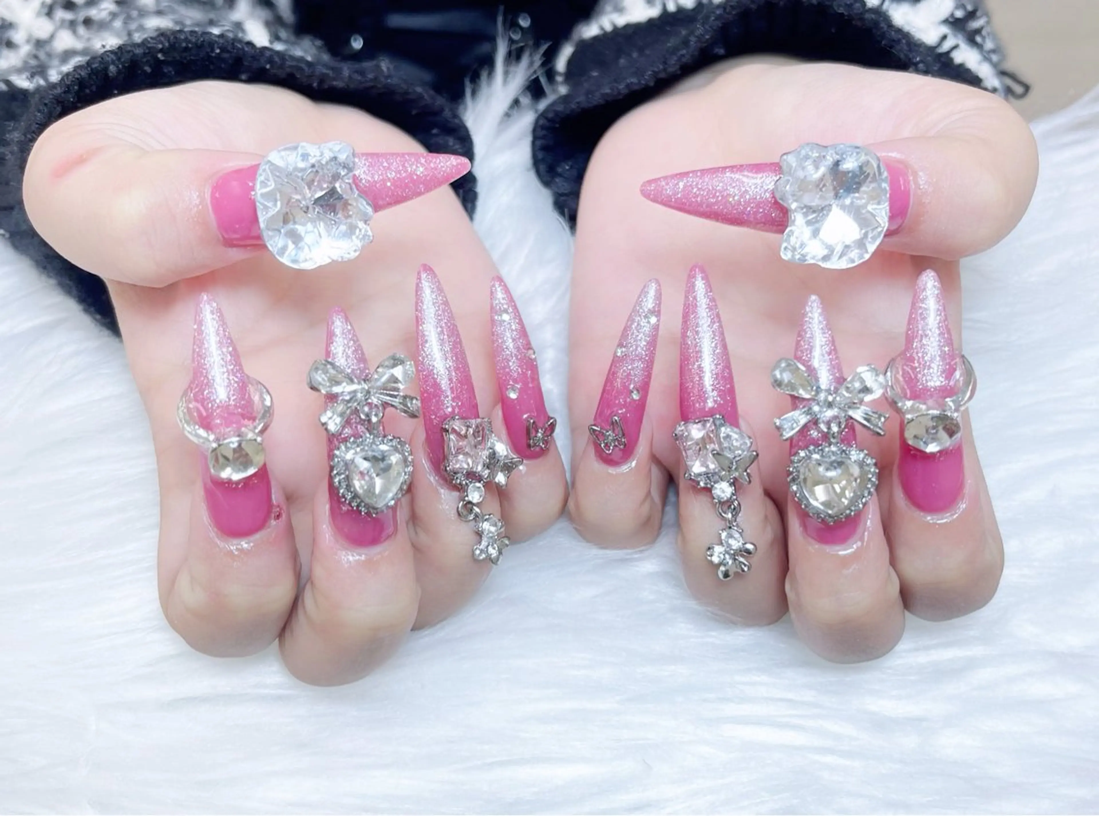 ネイル オーロラネイル クリアネイル フラッシュネイル ジェルネイル グラデーション ハンドネイル Amee Nailsalonのネイルデザイン