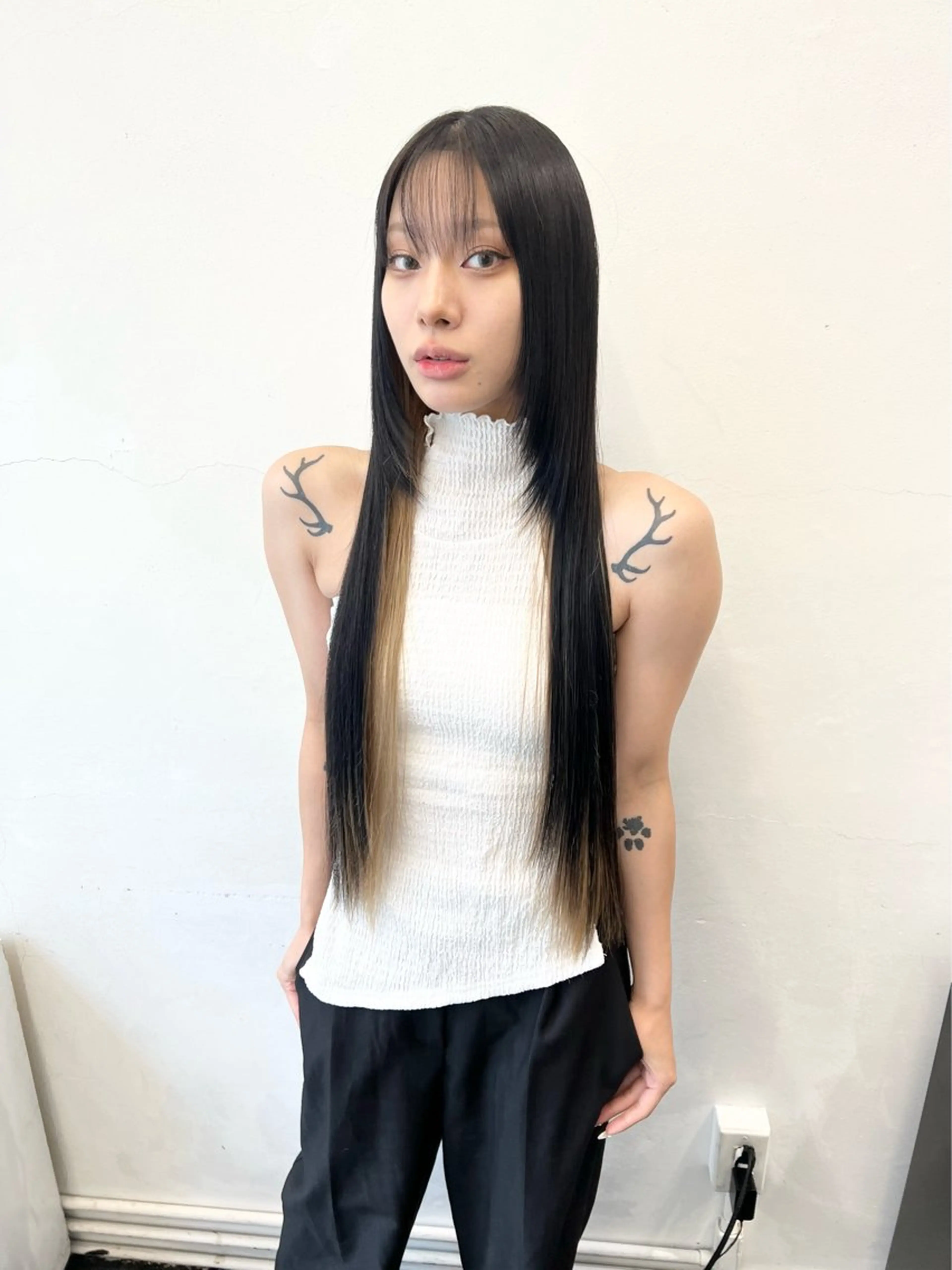 セミロング カラー ブリーチ ブロンド ケアブリーチ インナーカラー ヘアカラー トリートメント HARU//原宿🤍 リピート率NO.1のヘアスタイル