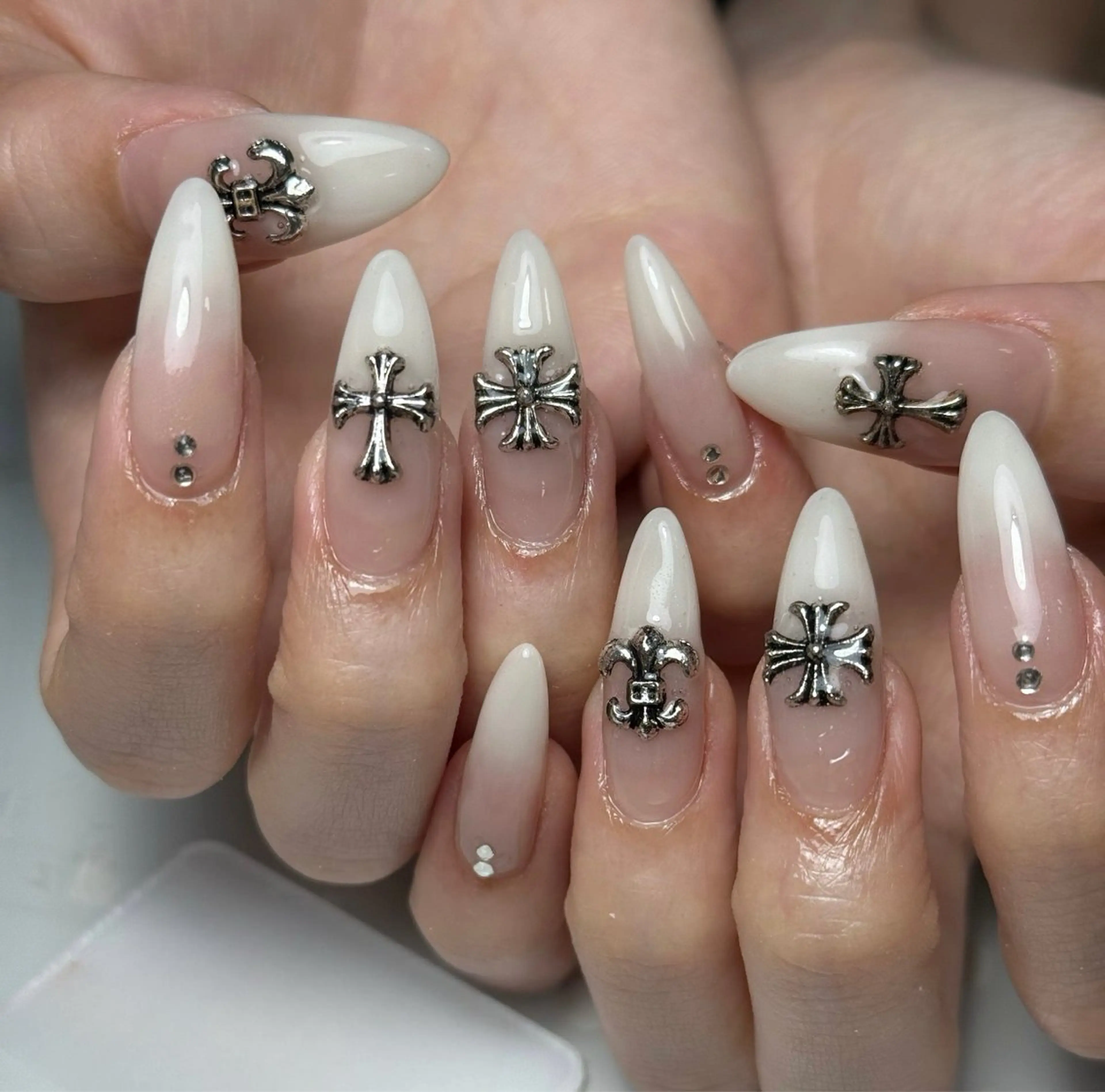 ネイル ハンドネイル ain nailのネイルデザイン