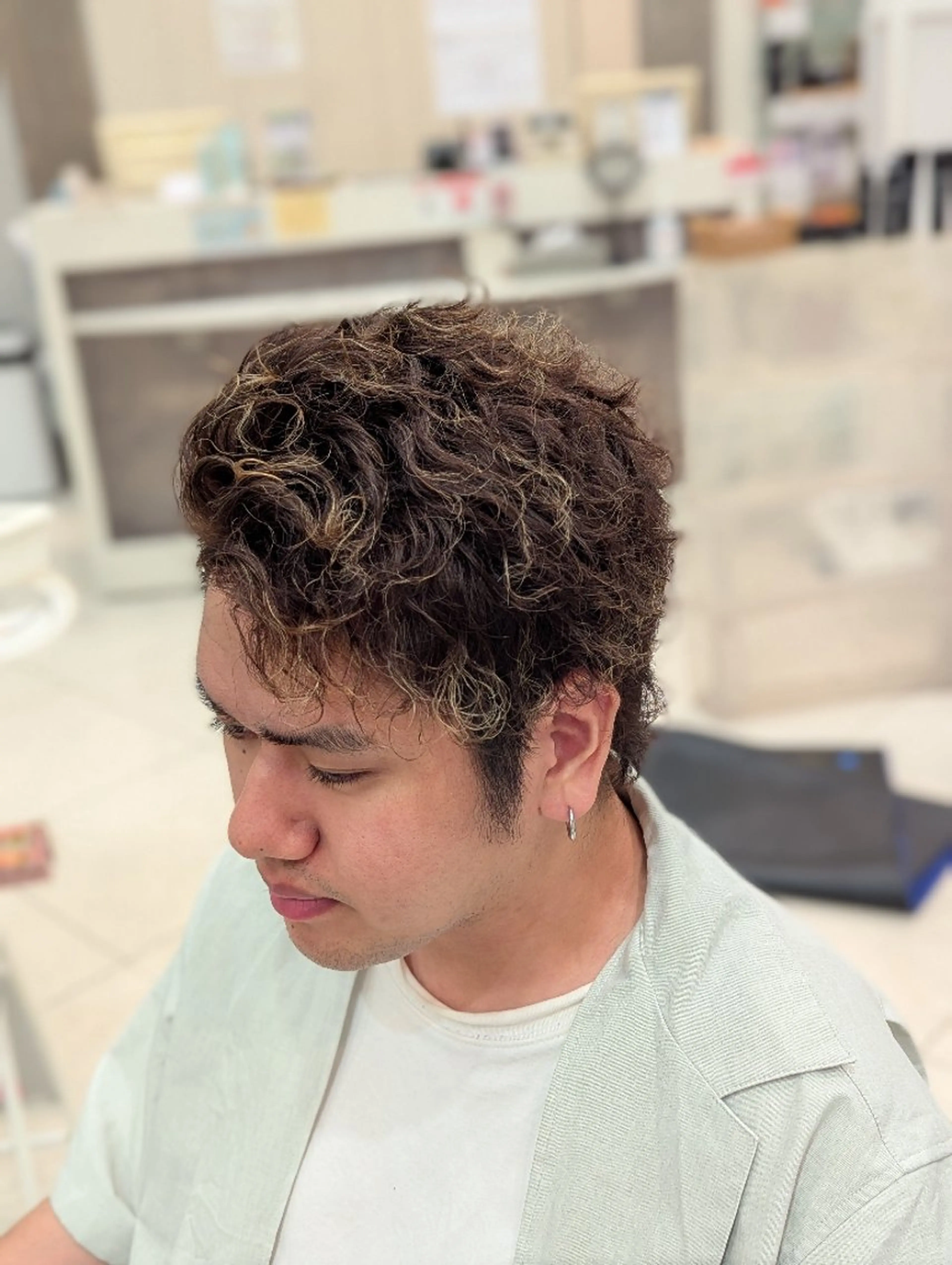 ショート パーマ 艶カラー✨ 上村保幸のヘアスタイル