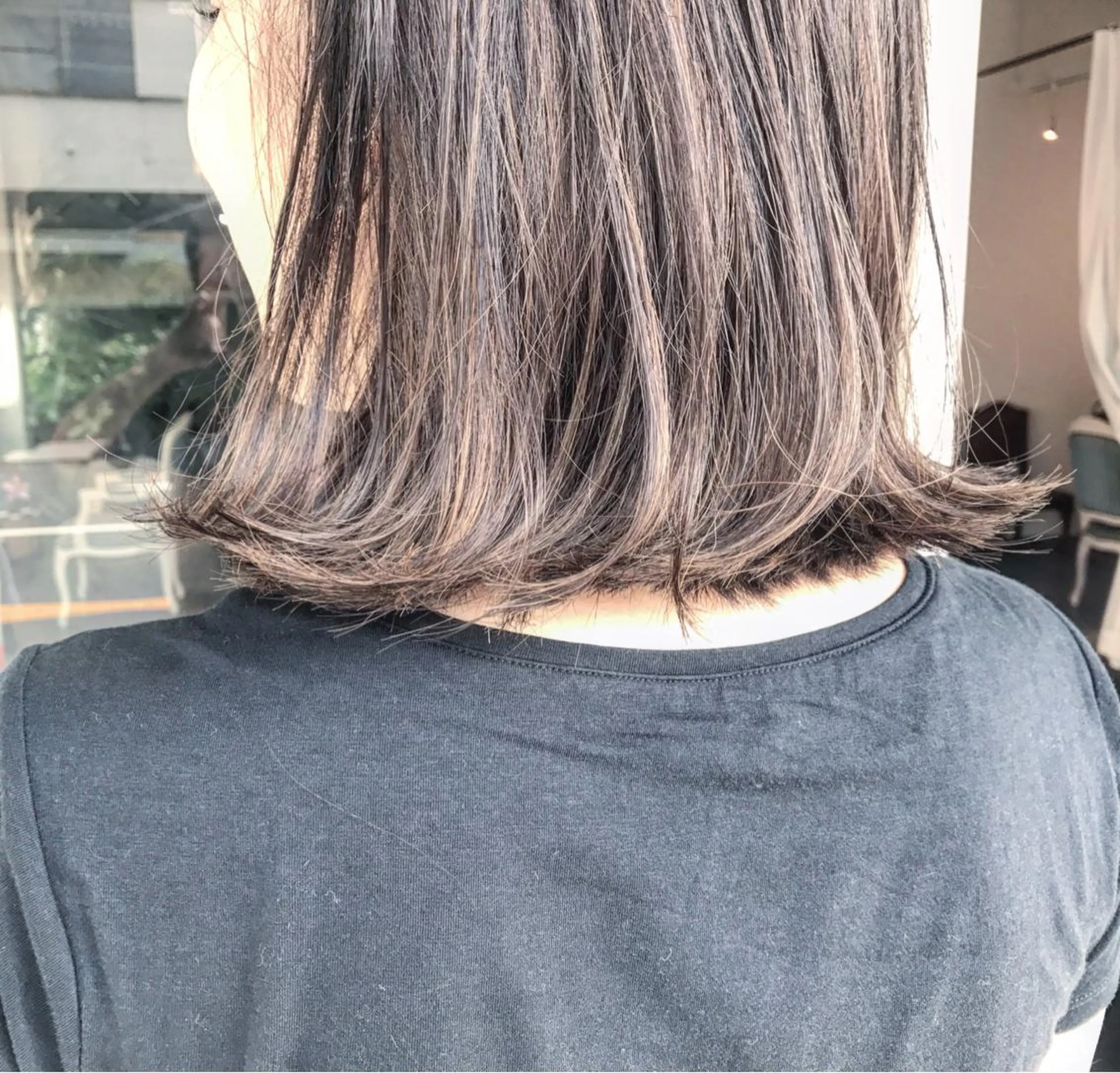 ミディアム カラー ヘアアレンジ アッシュ グラデーションカラー ハイライトカラー ハイライト おくれ毛 Mariana/ 鶴原-ハイライトのヘアスタイル