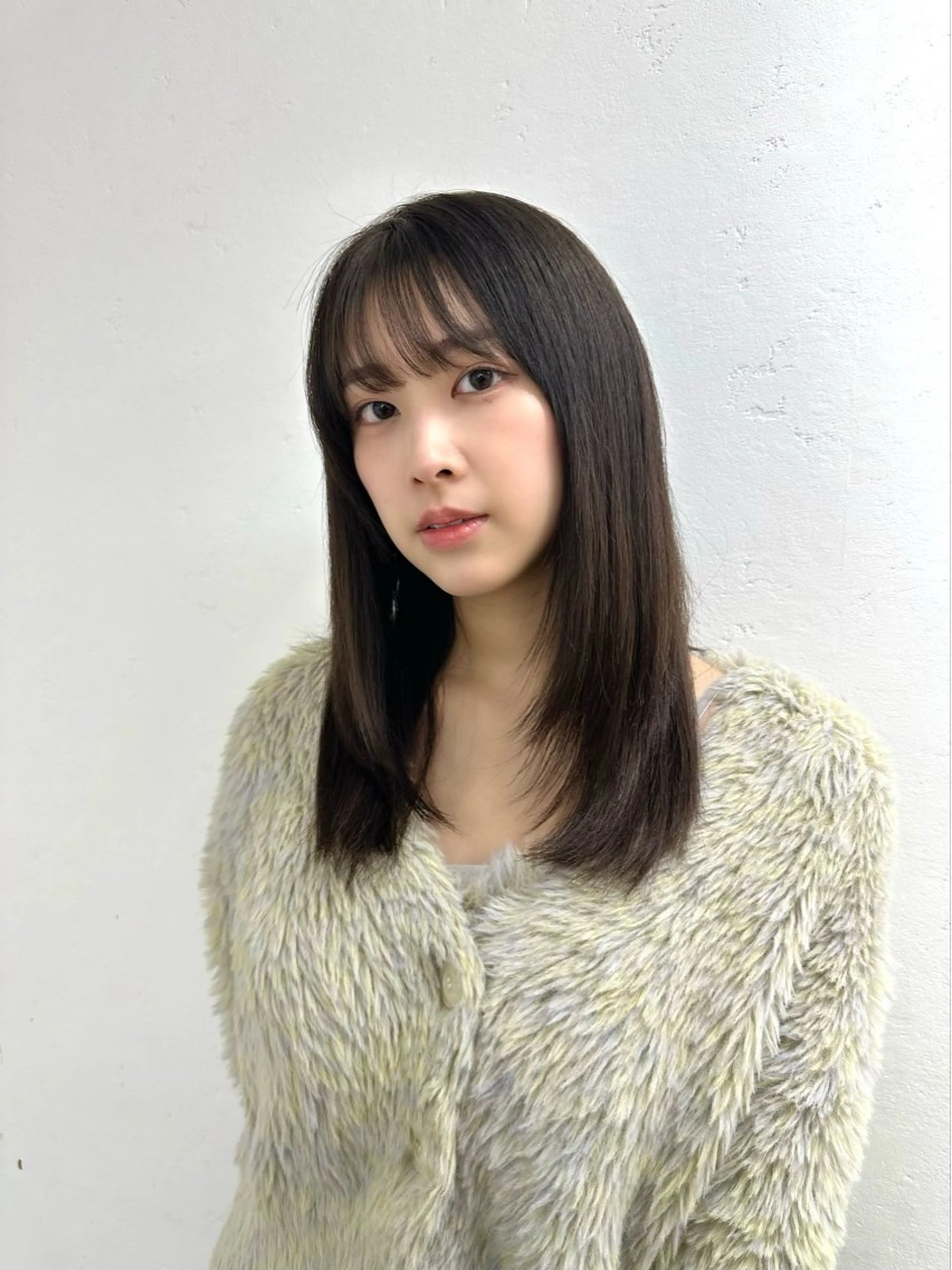 セミロング レイヤー 顔周り グレージュ/添田晃基のヘアスタイル