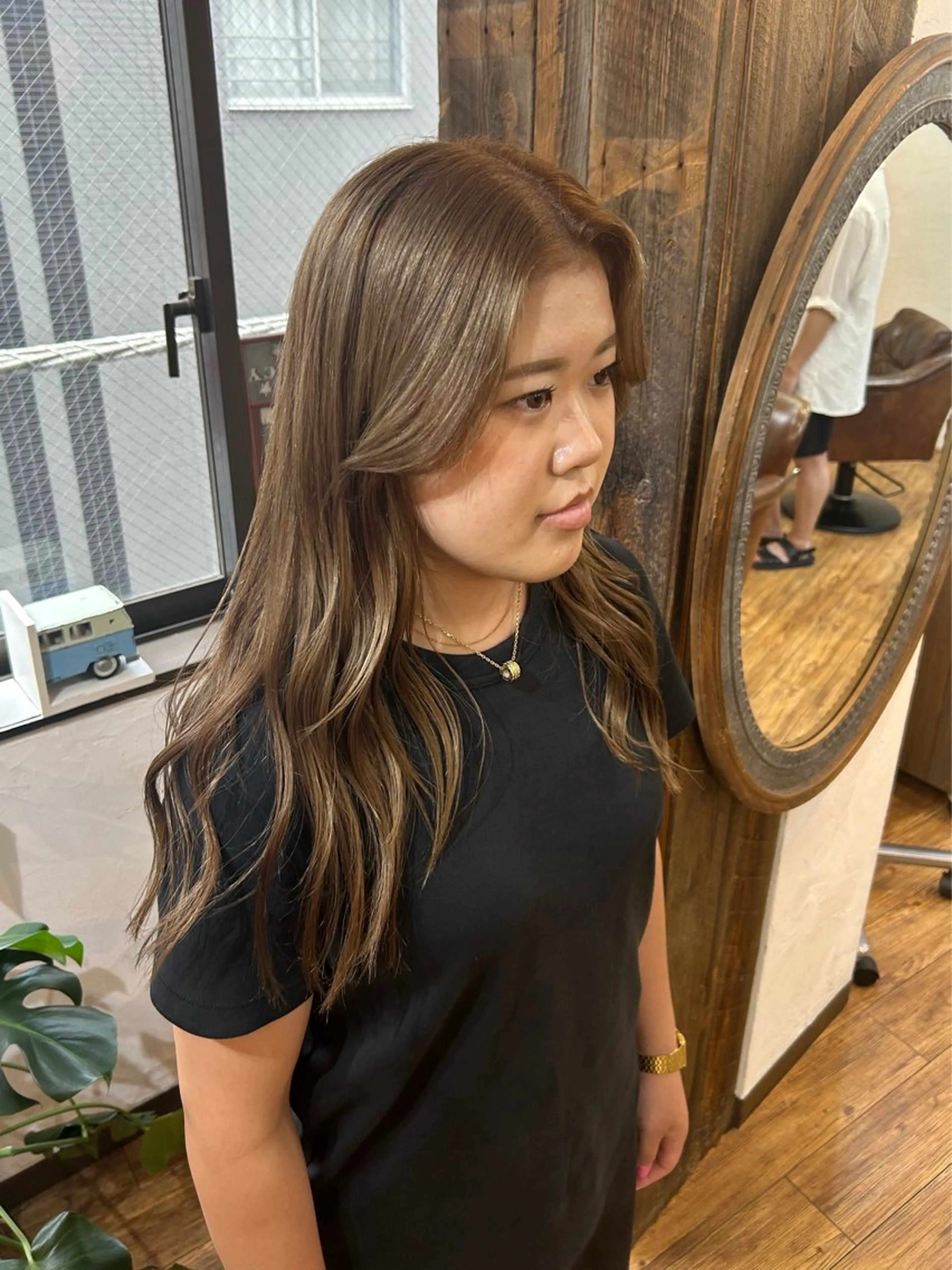 ロング カラー ヘアアレンジ ベージュカラー オリーブベージュ ヘアカラー 180° OneEightyDegrees 中目黒所属・Himari 【パーソナルカラー】のヘアスタイル