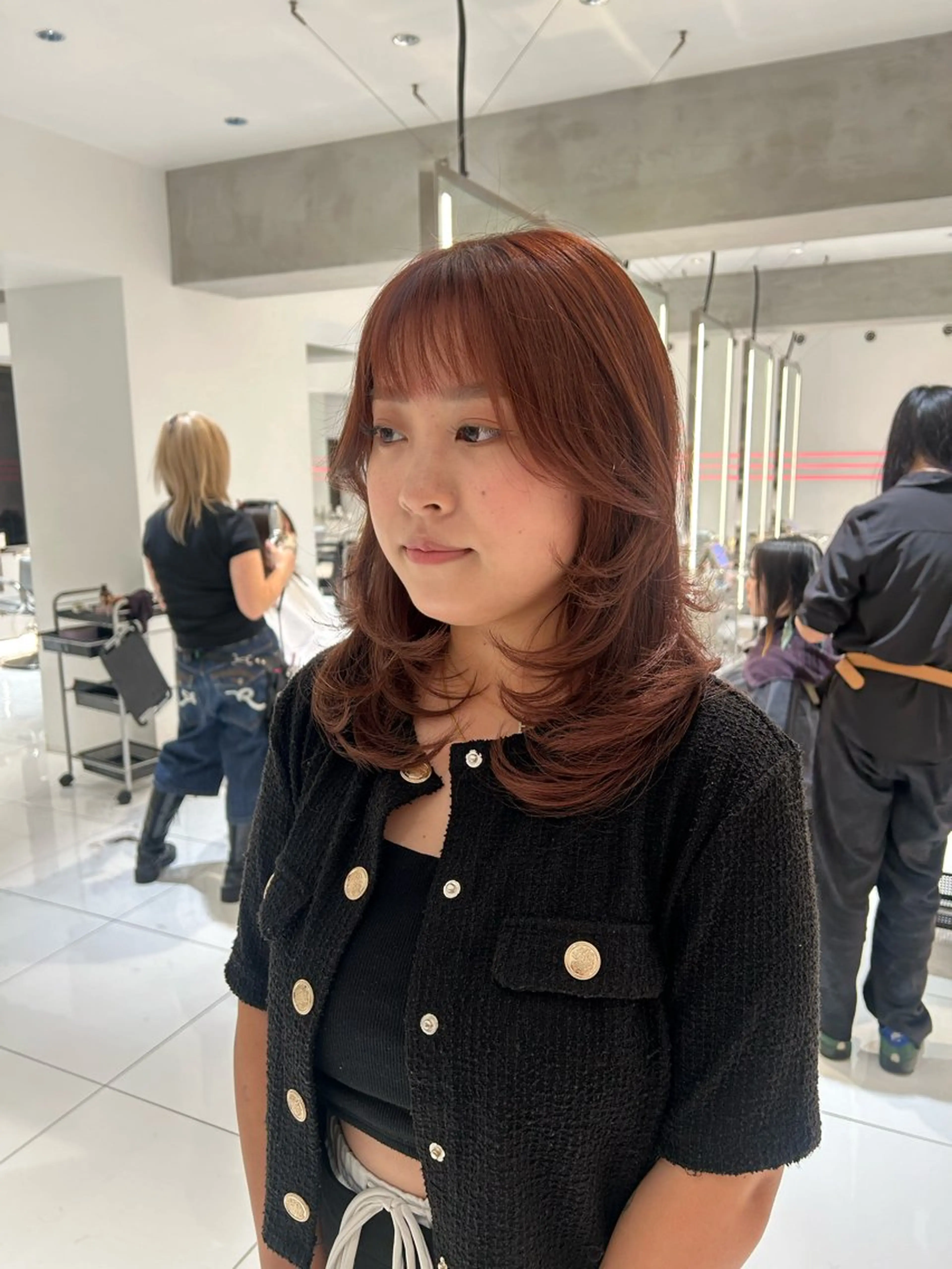 セミロング カラー レイヤーカット サイドバング カット 丸みショート /NAGISAのヘアスタイル