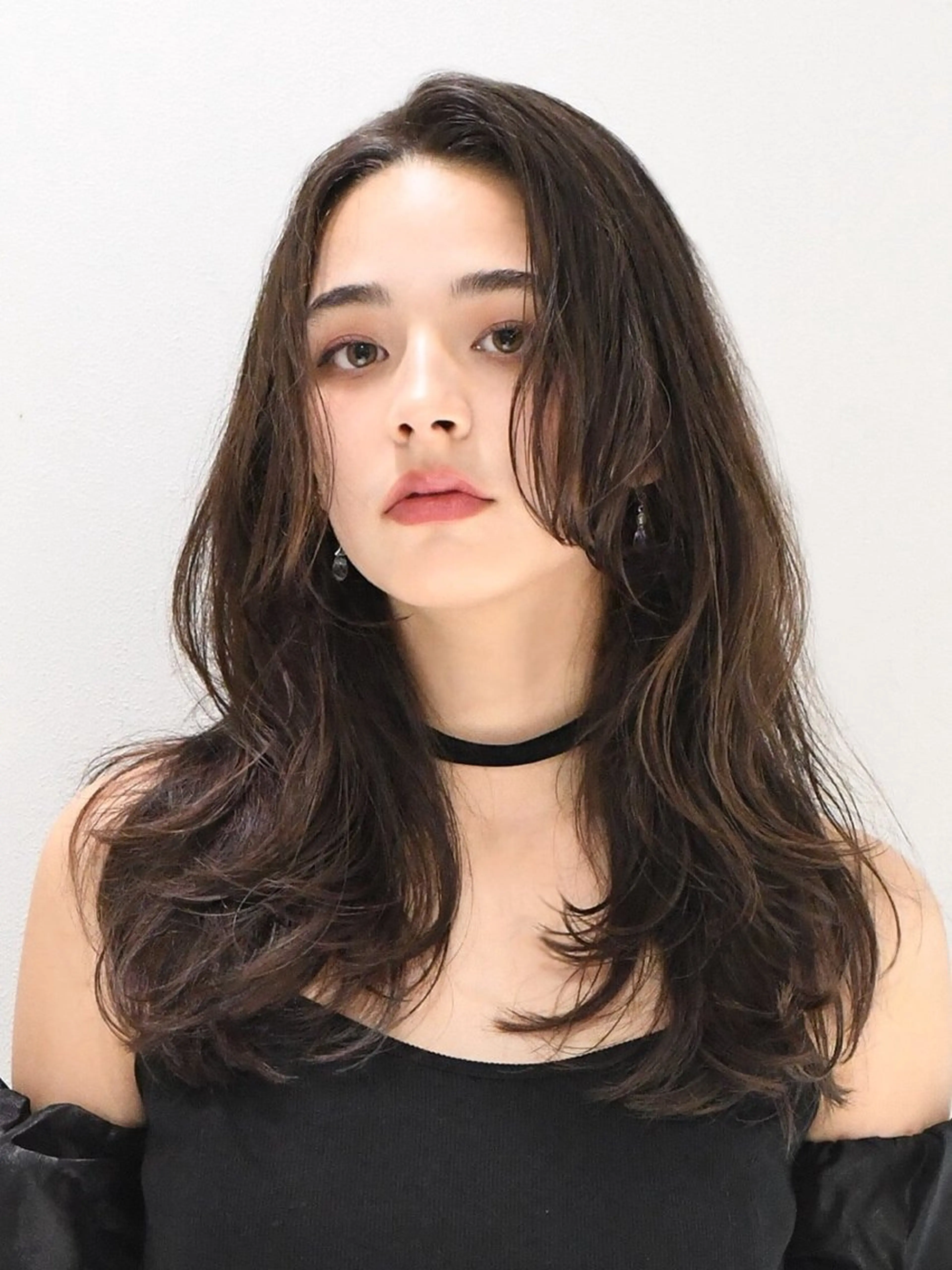 ロング カラー パーマ 透明感カラー ハイライトカラー 顔周りカット ハイライト 小顔カット 越谷の 髪質改善師✨のヘアスタイル