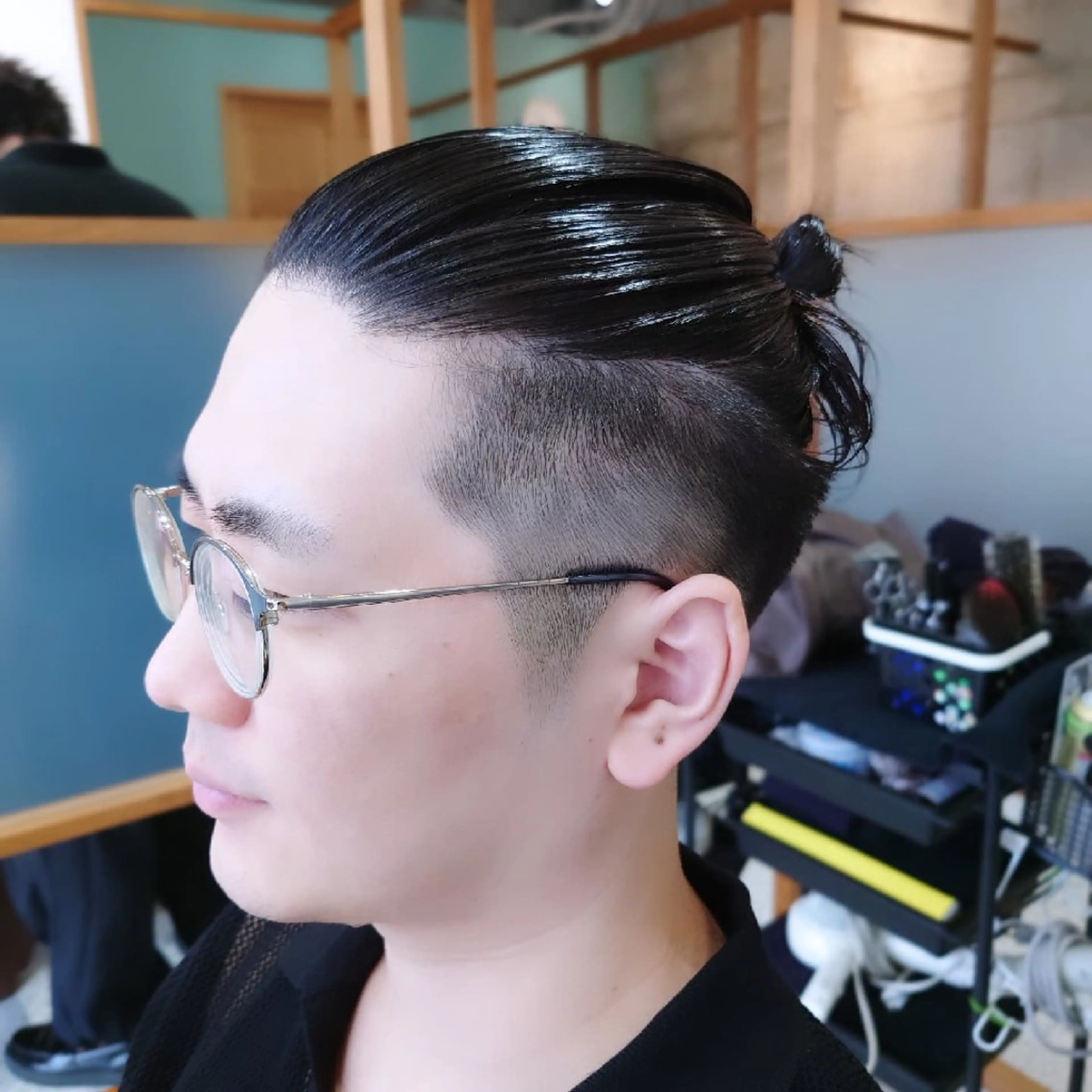 セミロング シノハラ トシツグのヘアスタイル