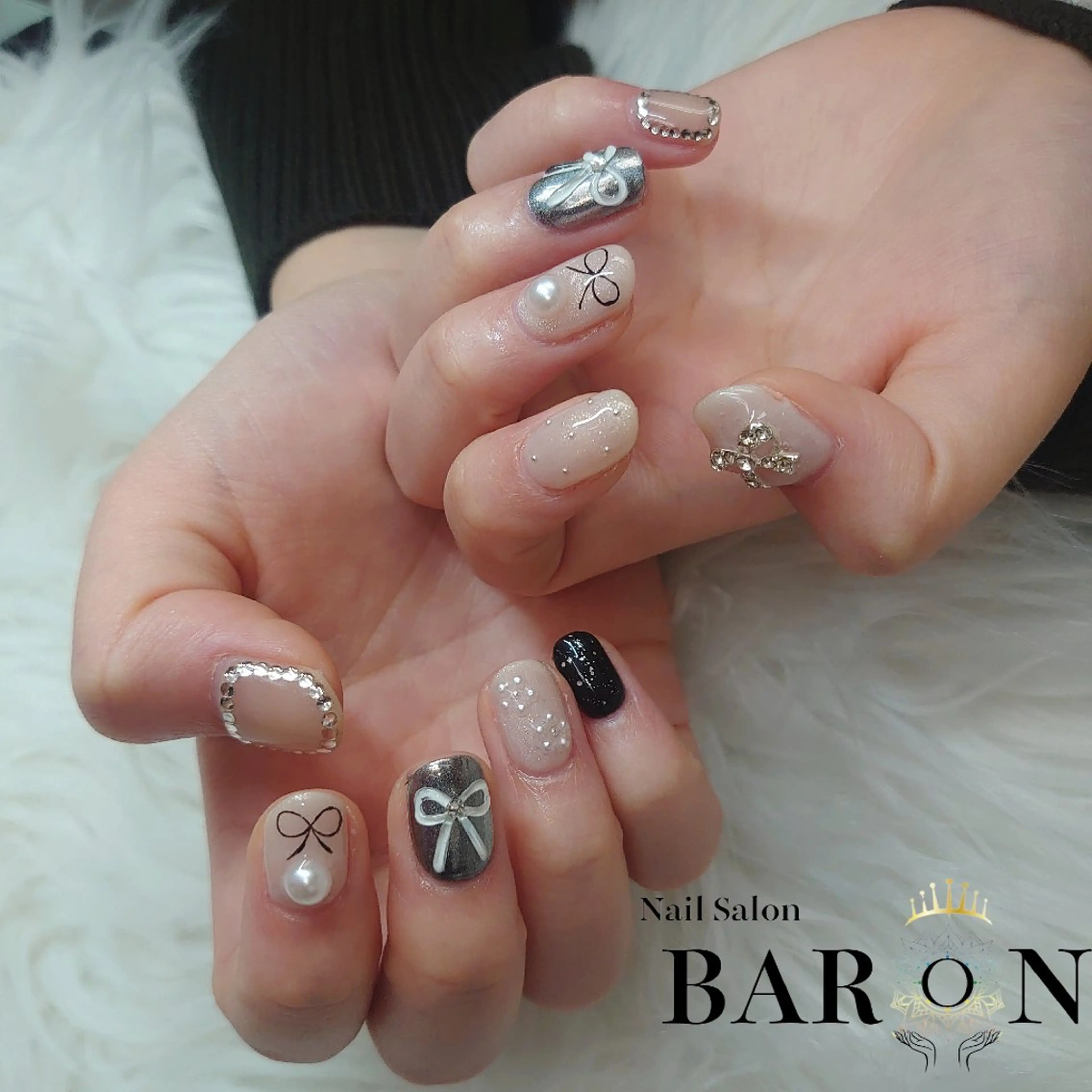 ネイル アートネイル 持ち込み リボン ストーンネイル ♛BARON♛ AOIのネイルデザイン