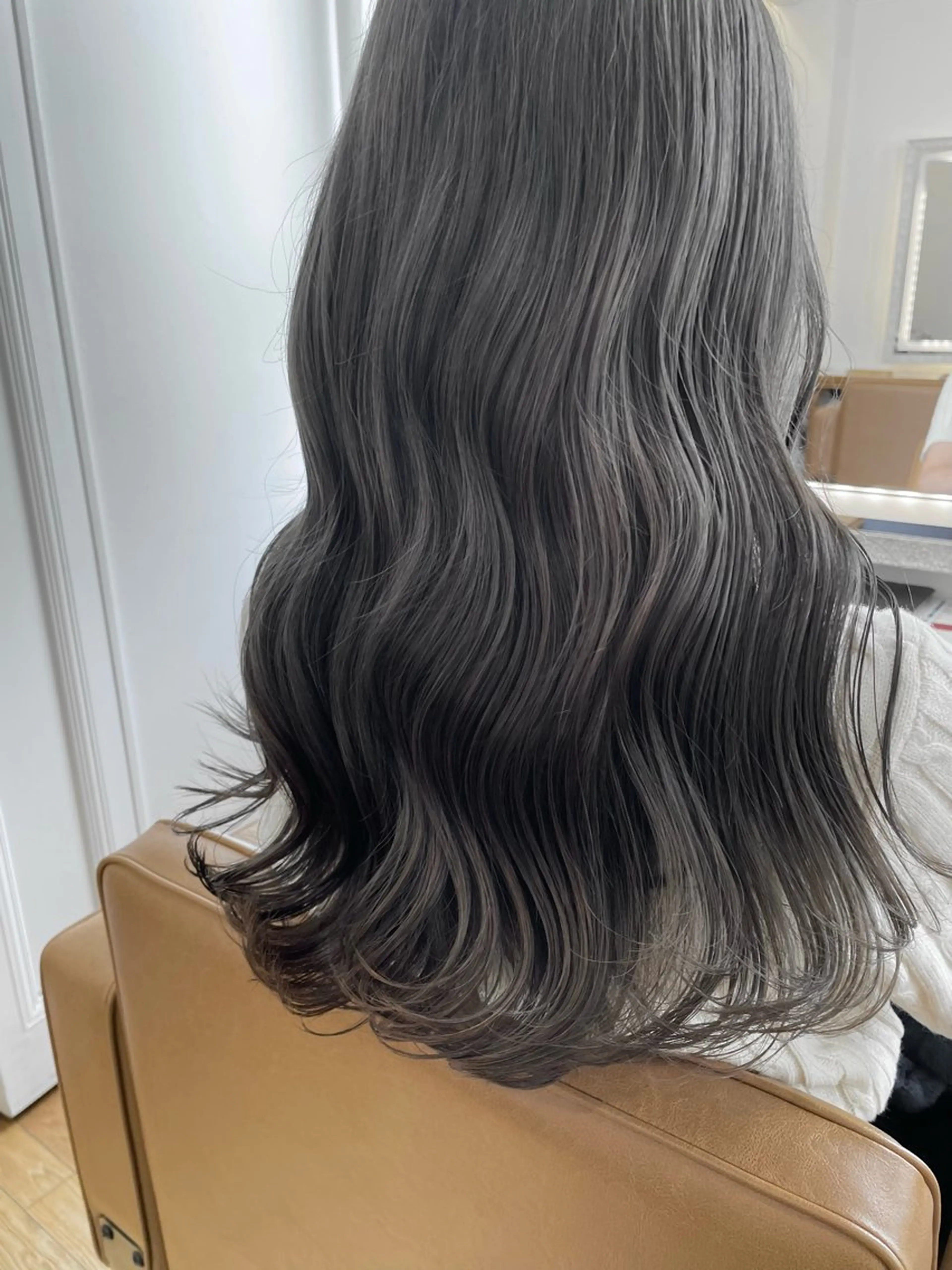 ロング カラー 栗林 茉那のヘアスタイル