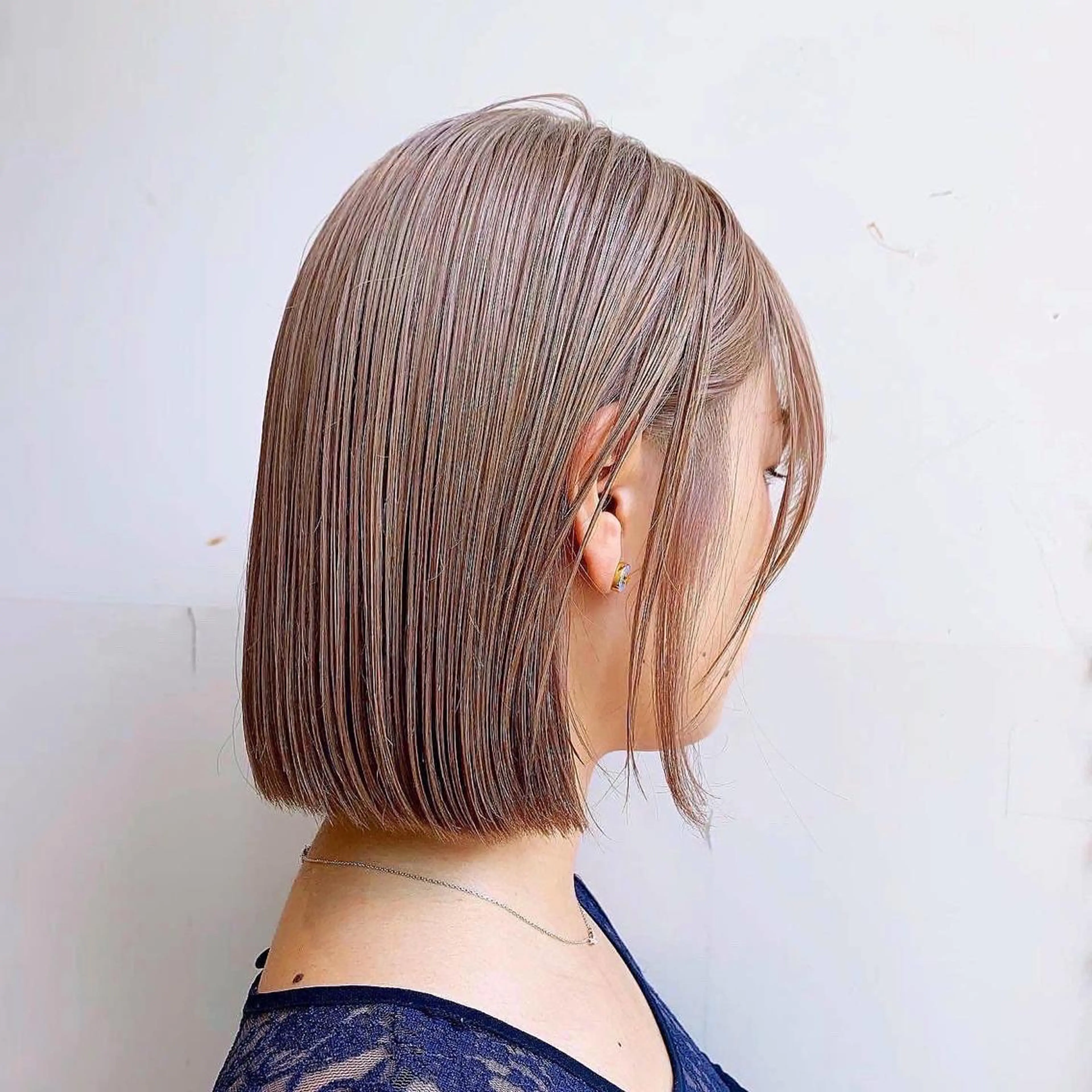 カラー ブリーチ ハイトーンカラー ヘアカラー トリートメント レイヤー専門家 ダブルカラー修のヘアスタイル