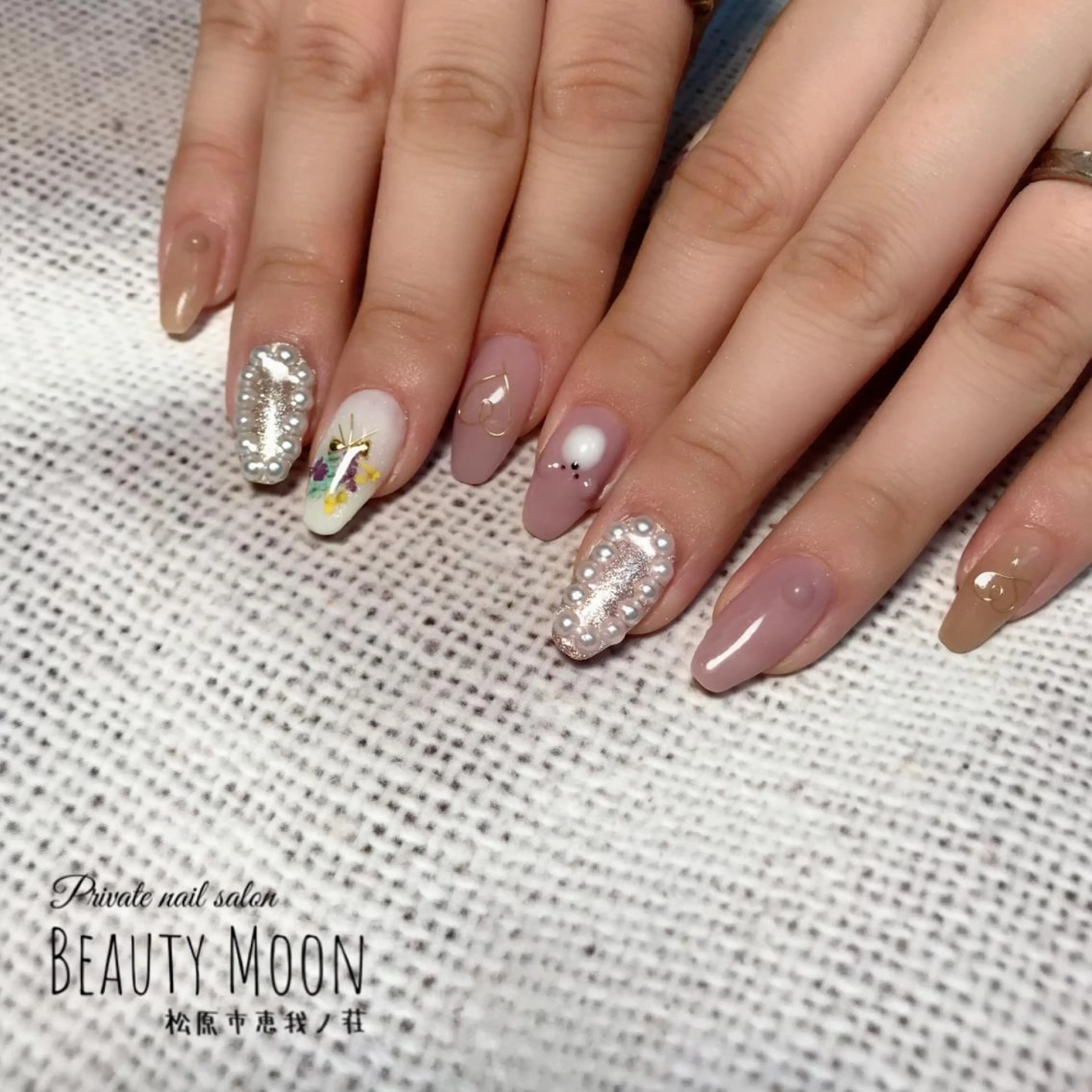 ネイル アートネイル ジェルネイル ハート 持ち込み パラジェル beauty ☪︎moonのネイルデザイン