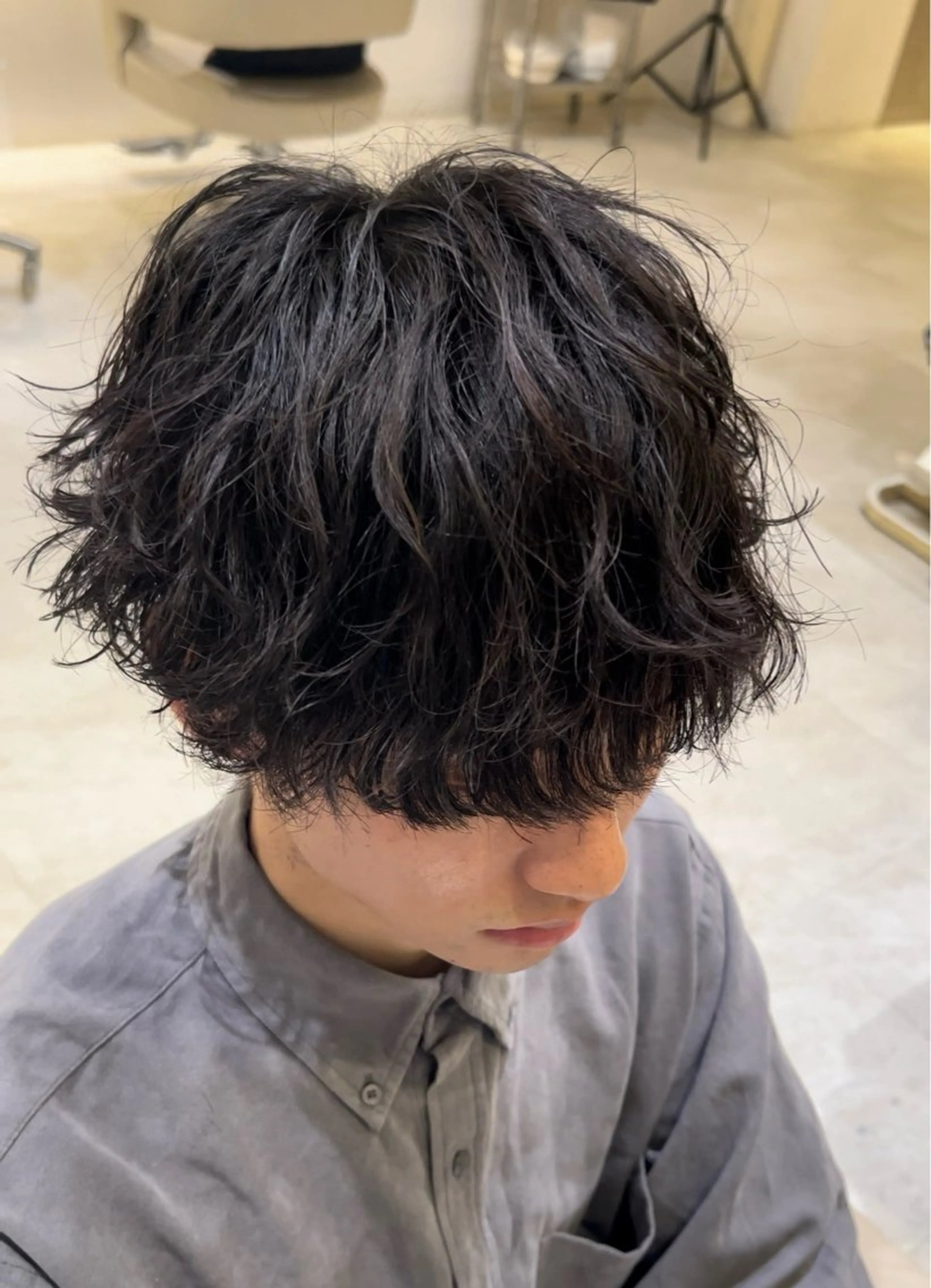 ミディアム パーマ メンズ ミディアムパーマ メンズパーマ 波巻きパーマ スパイラルパーマ カット パーマ メンズパーマ特化型 /京橋/栗野京弥のヘアスタイル