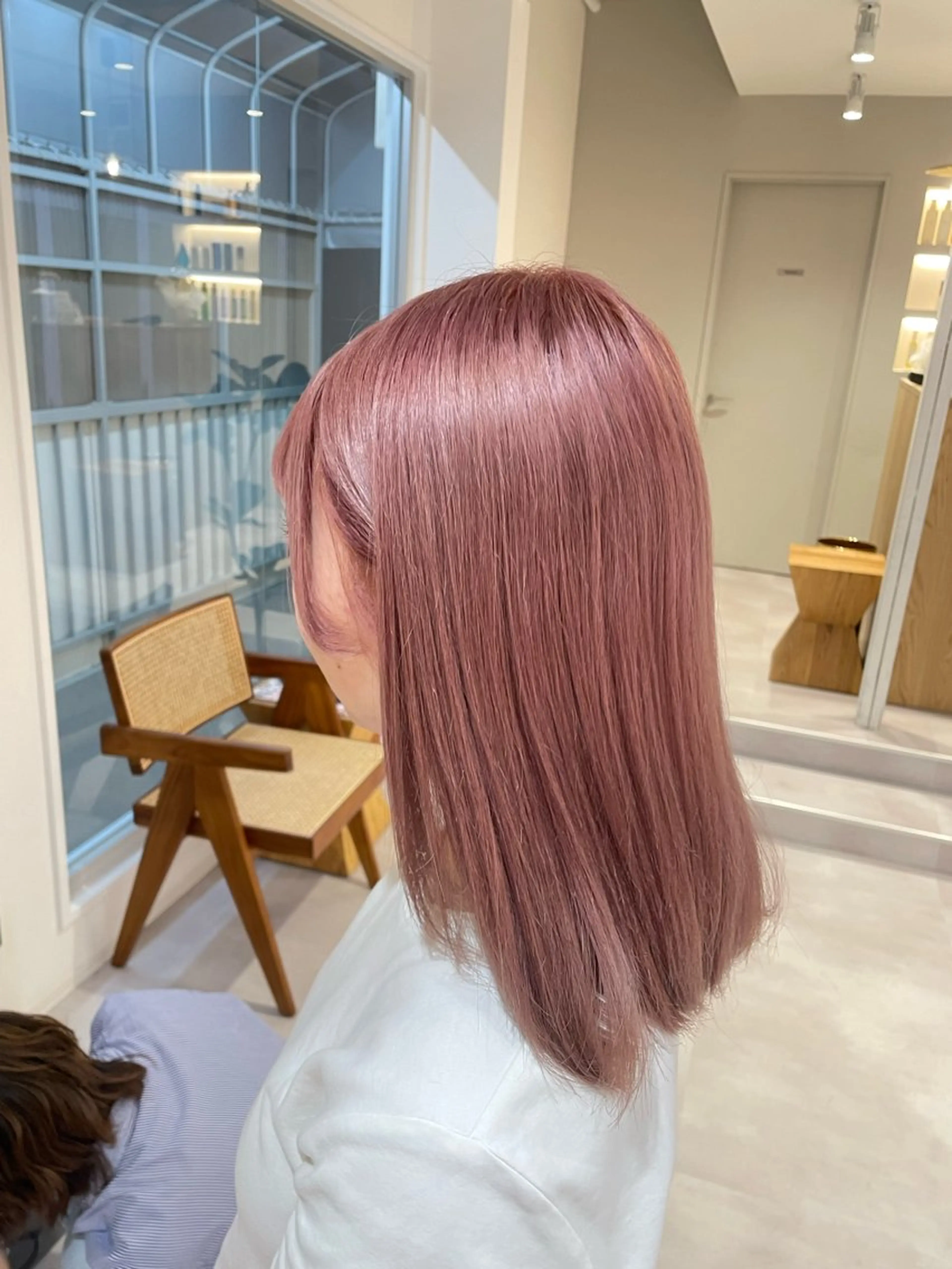 ミディアム カラー ベージュカラー ピンクカラー ピンクベージュ 藤田 小波のヘアスタイル