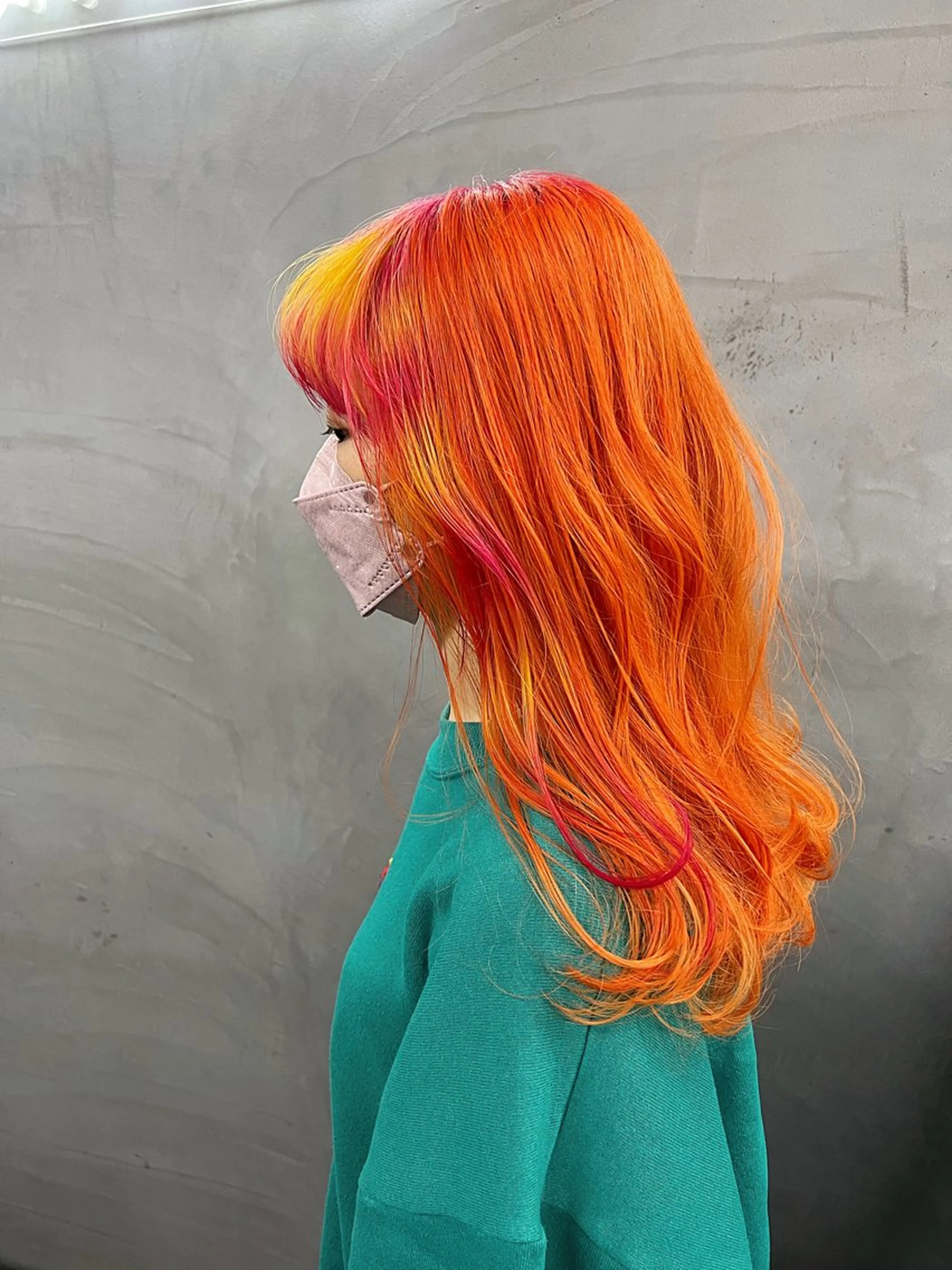 セミロング カラー デザインカラー オレンジ ピンクカラー イエローカラー カット ヘアカラー トリートメント 【痛くないブリーチ】 野村友大のヘアスタイル