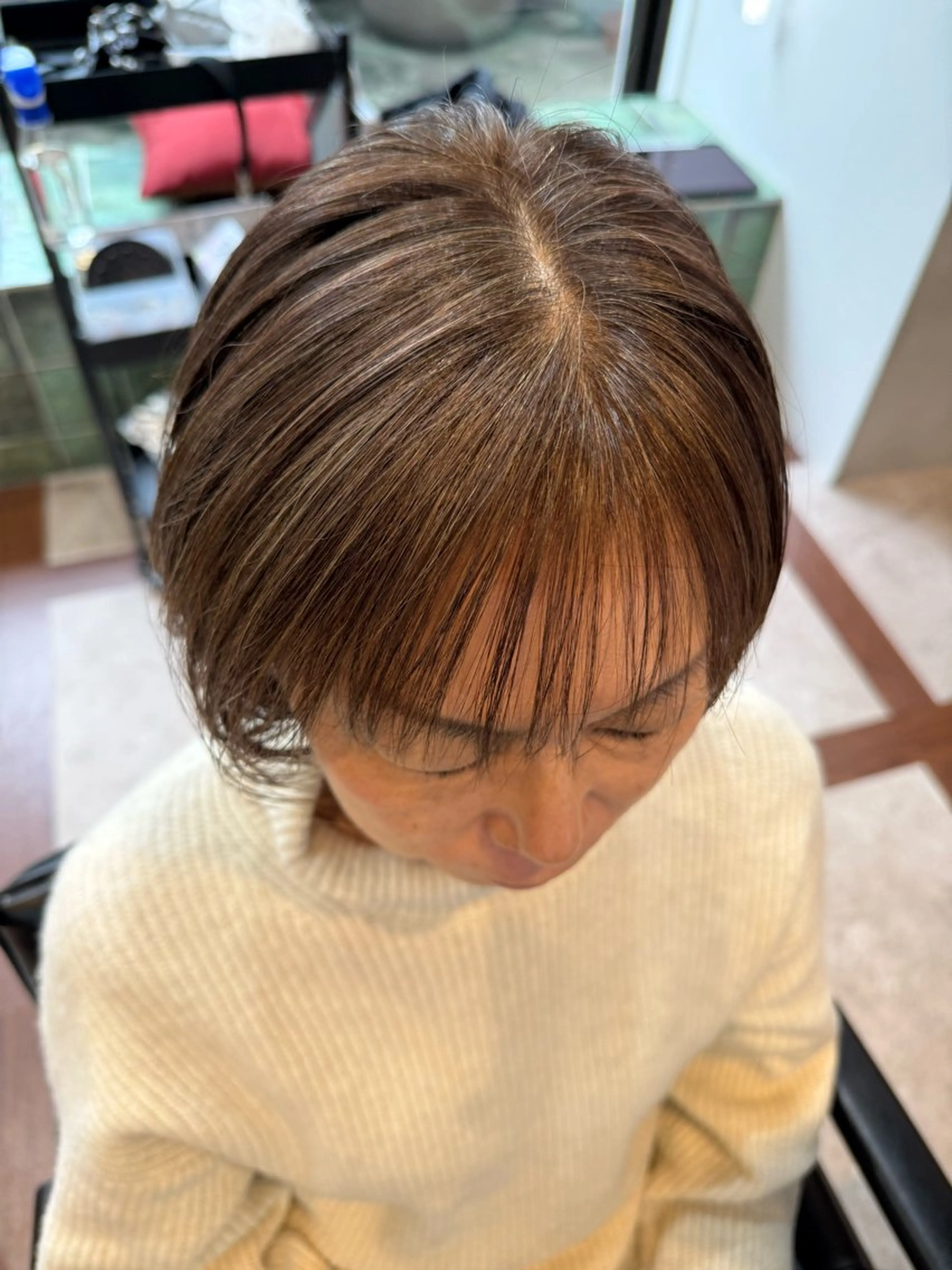 ショート 🌊トガシカイト /ショート白髪ぼかしのヘアスタイル