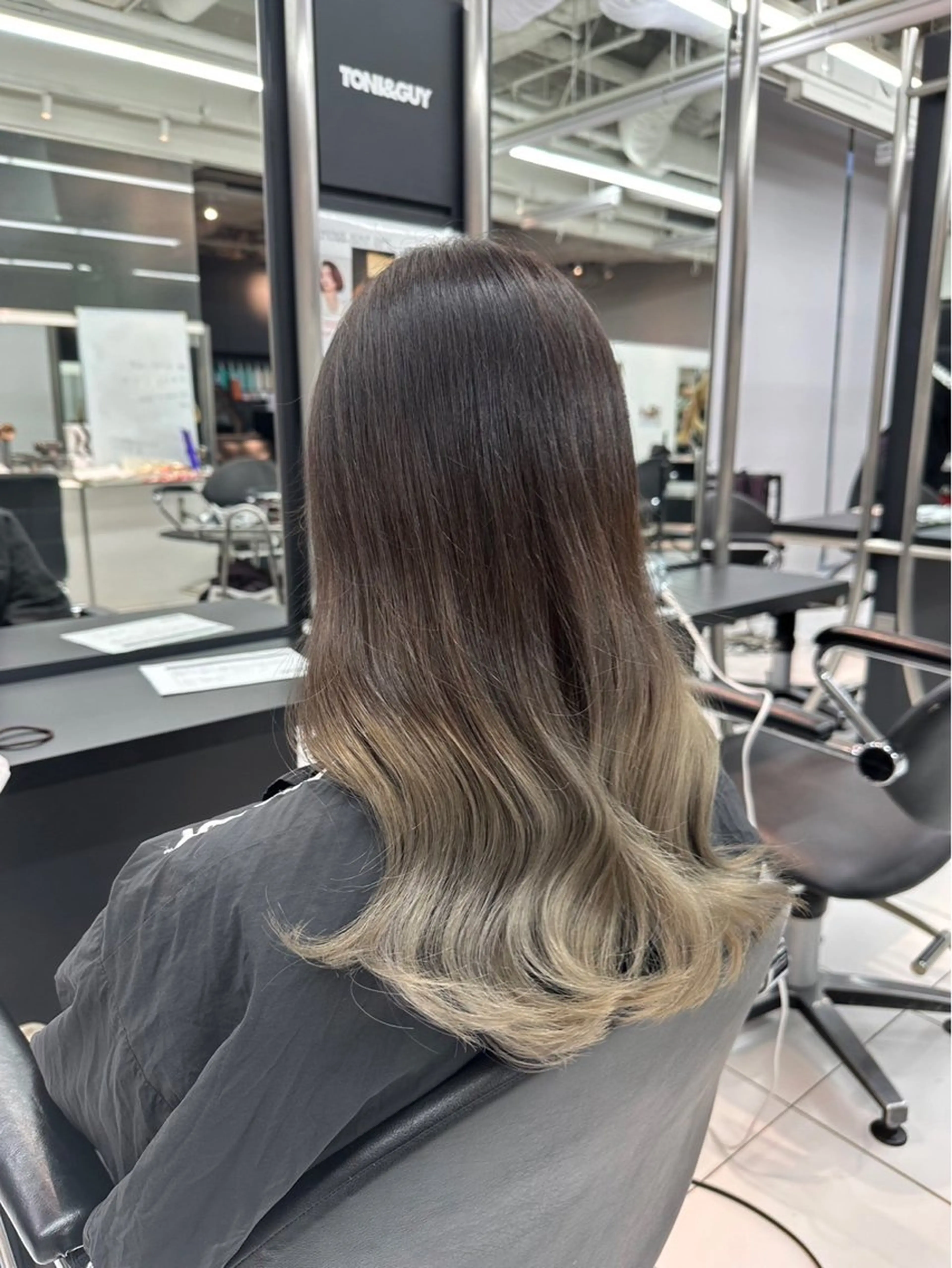 ロング ハッタ ミクのヘアスタイル