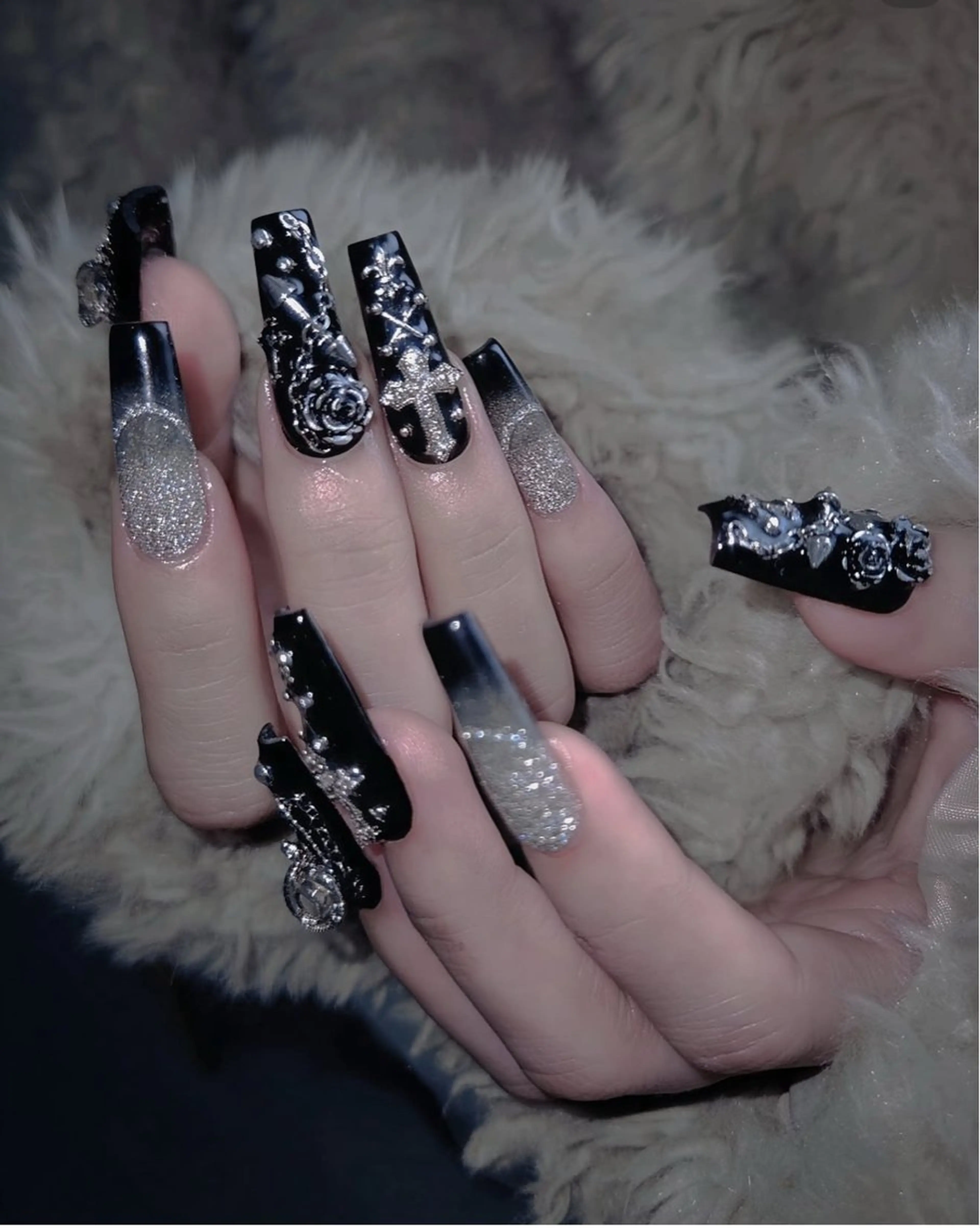 ネイル アニマル柄 オーロラネイル チークネイル フラッシュネイル ジェルネイル ハンドネイル Lyna Nailのネイルデザイン