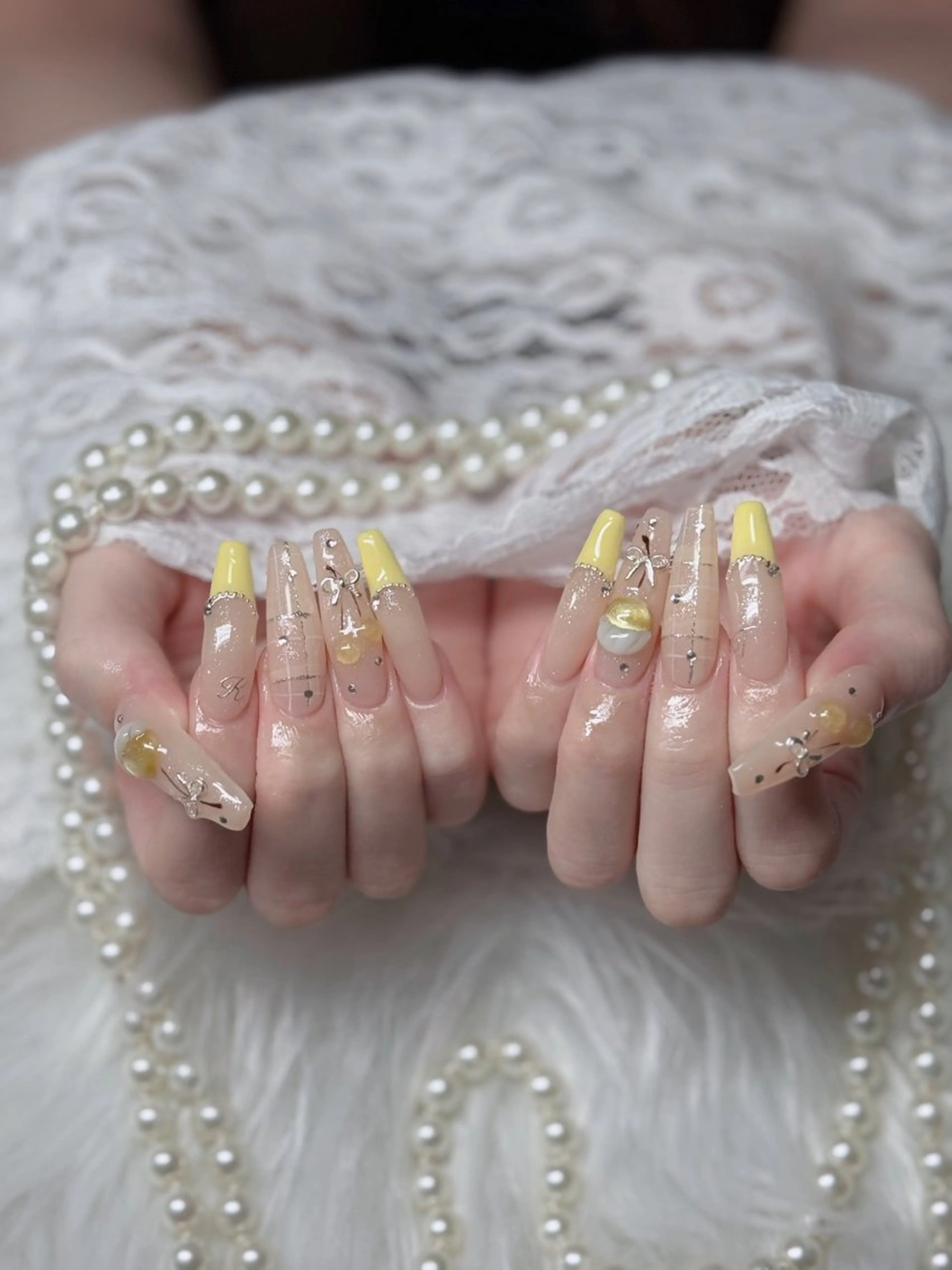 ネイル オーロラネイル フレンチネイル ジェルネイル ハロウィン キラキラネイル ハンドネイル H.baby Nail Salonのネイルデザイン